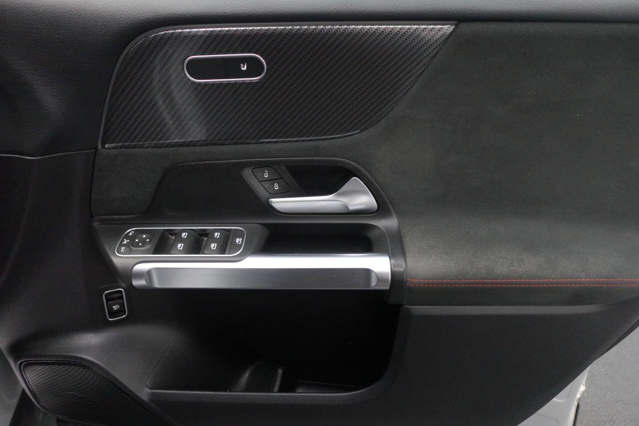 Mercedes-benz GLB - Image 17