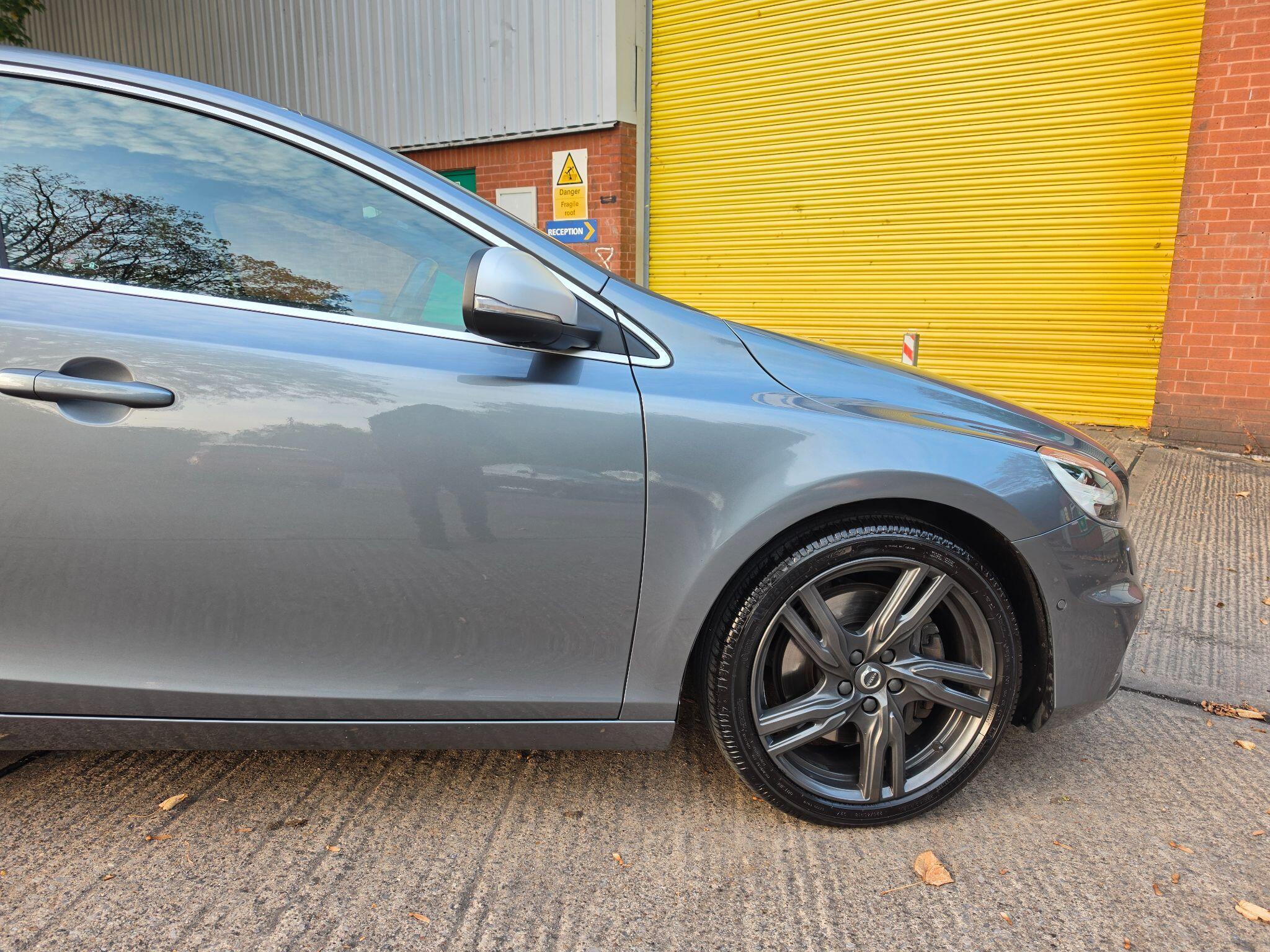 Volvo V40 - Image 6
