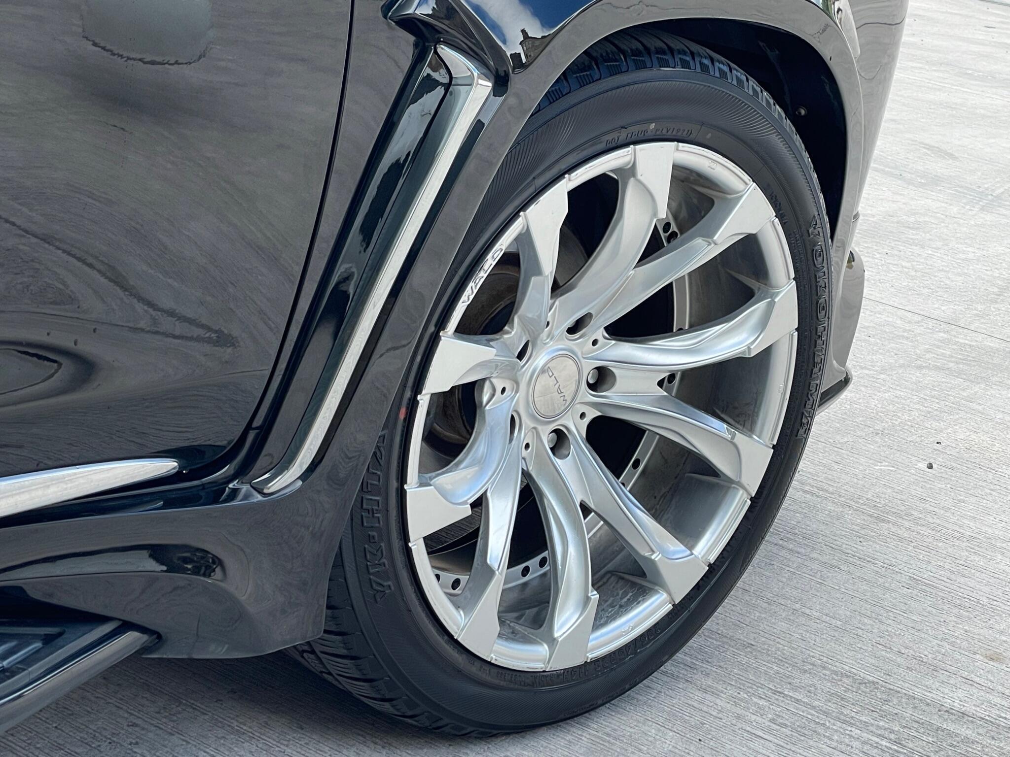Lexus LX - Image 19