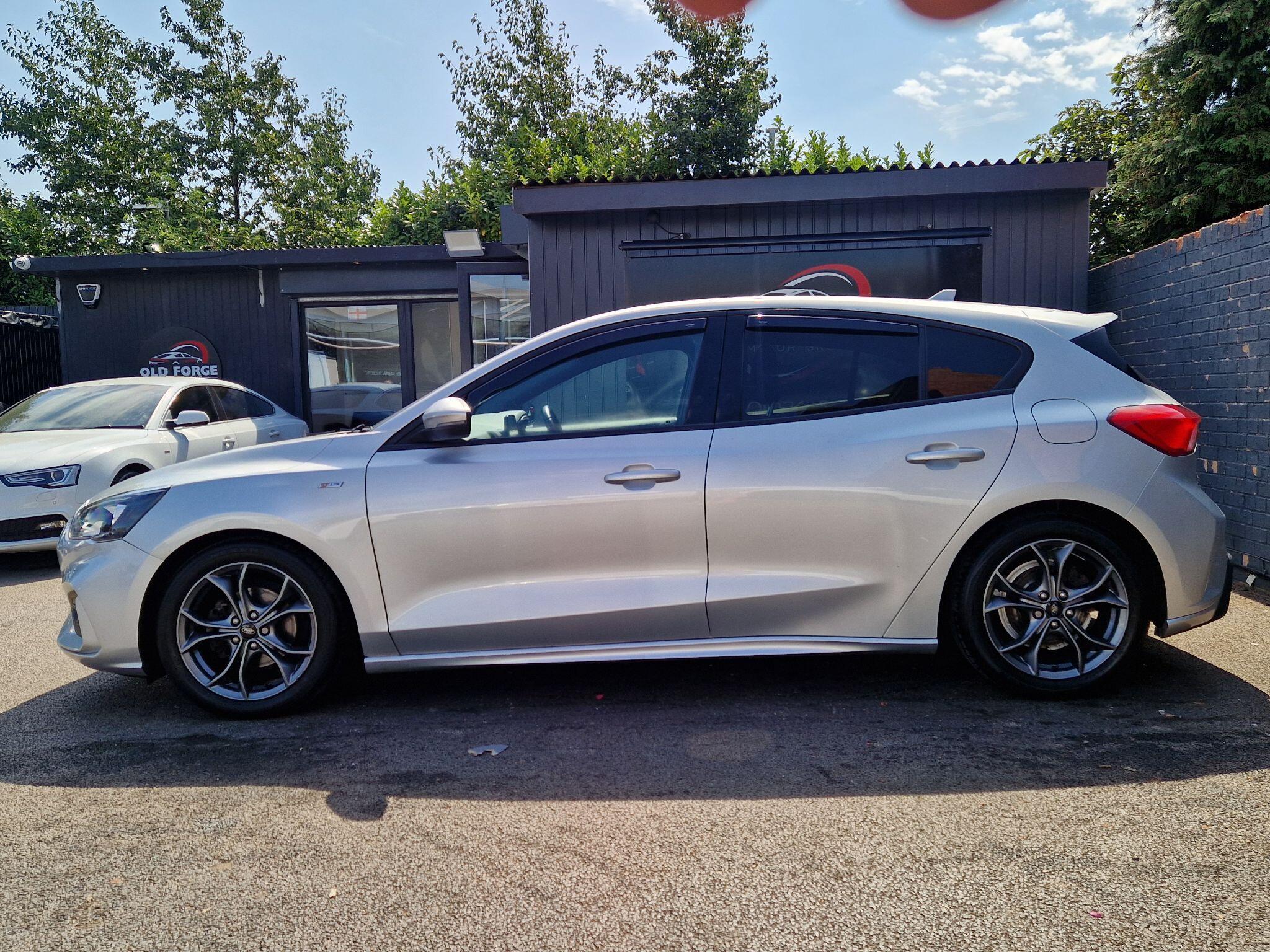 Ford Focus - Image 6