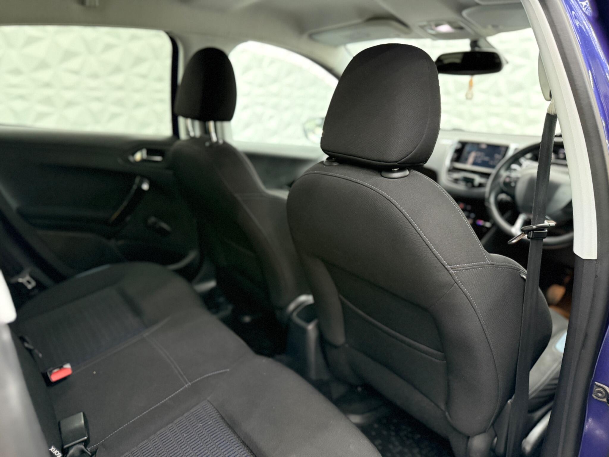Peugeot 208 - Image 20