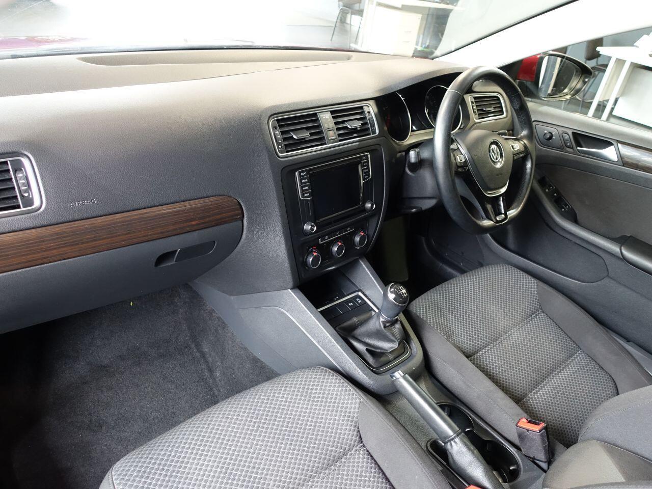 Volkswagen Jetta - Image 14