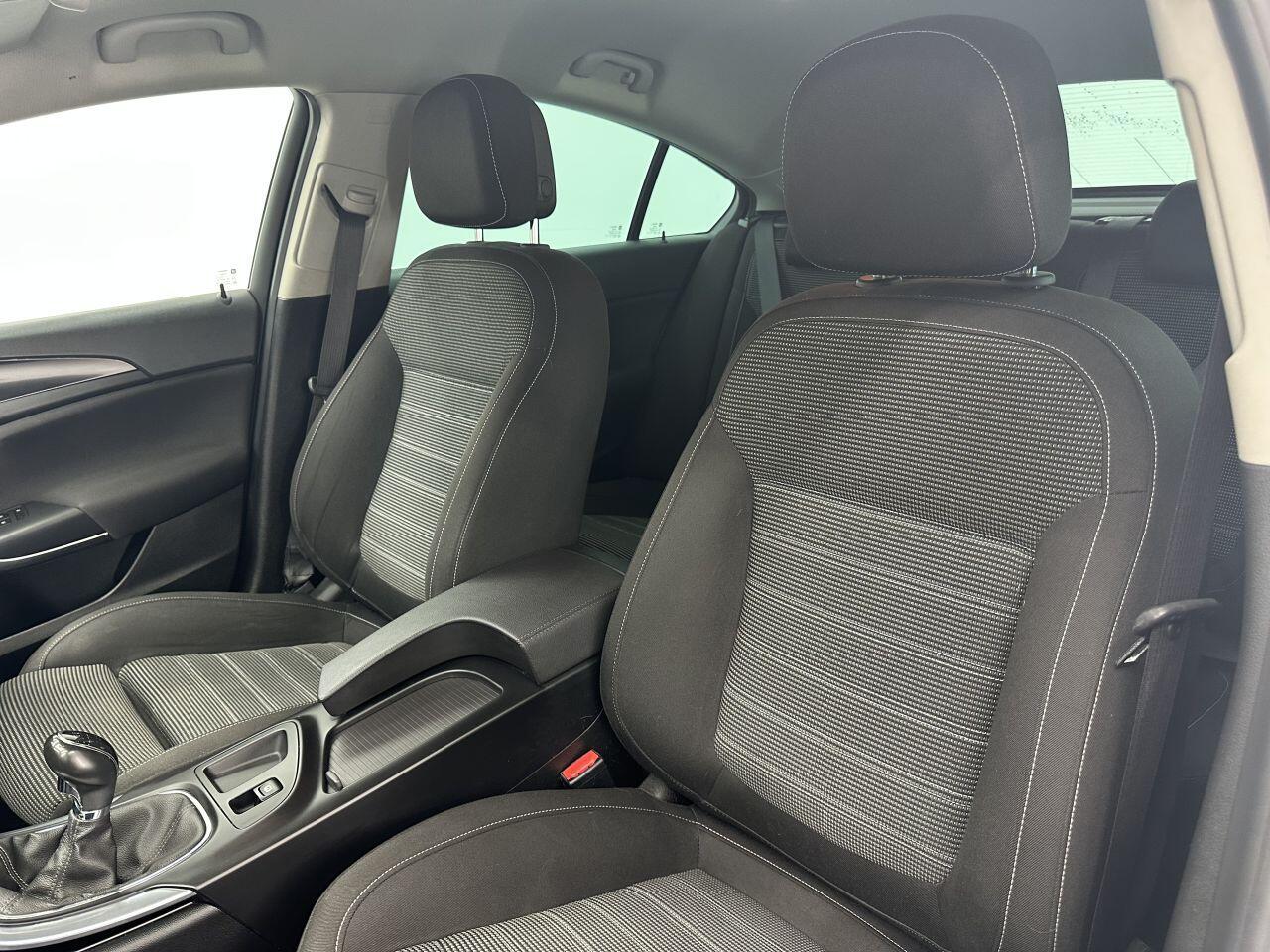 Vauxhall Insignia - Image 14
