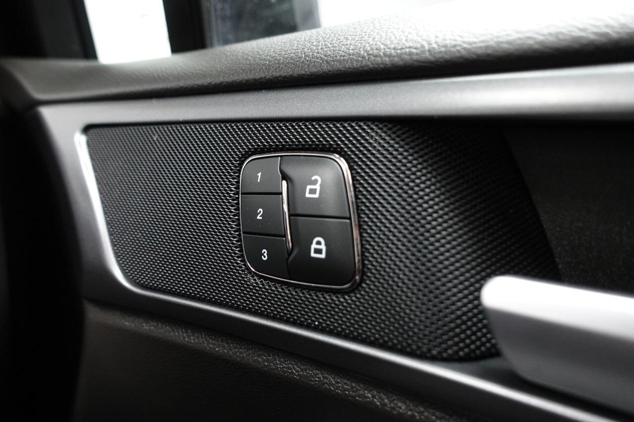 Ford Mondeo - Image 42