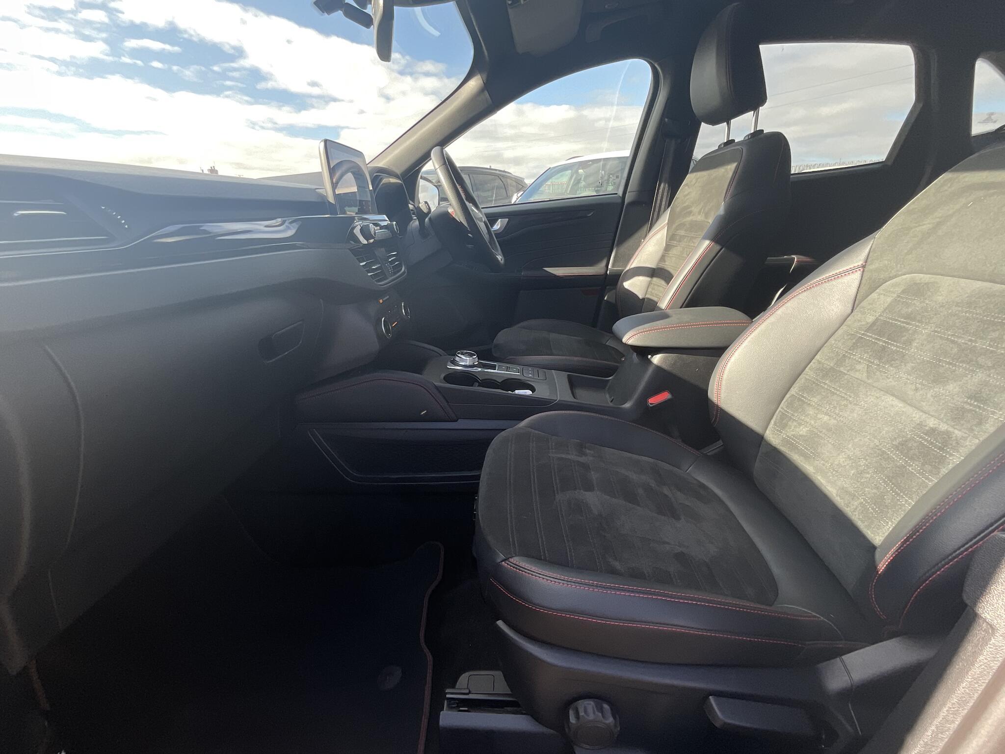 Ford Kuga - Image 17