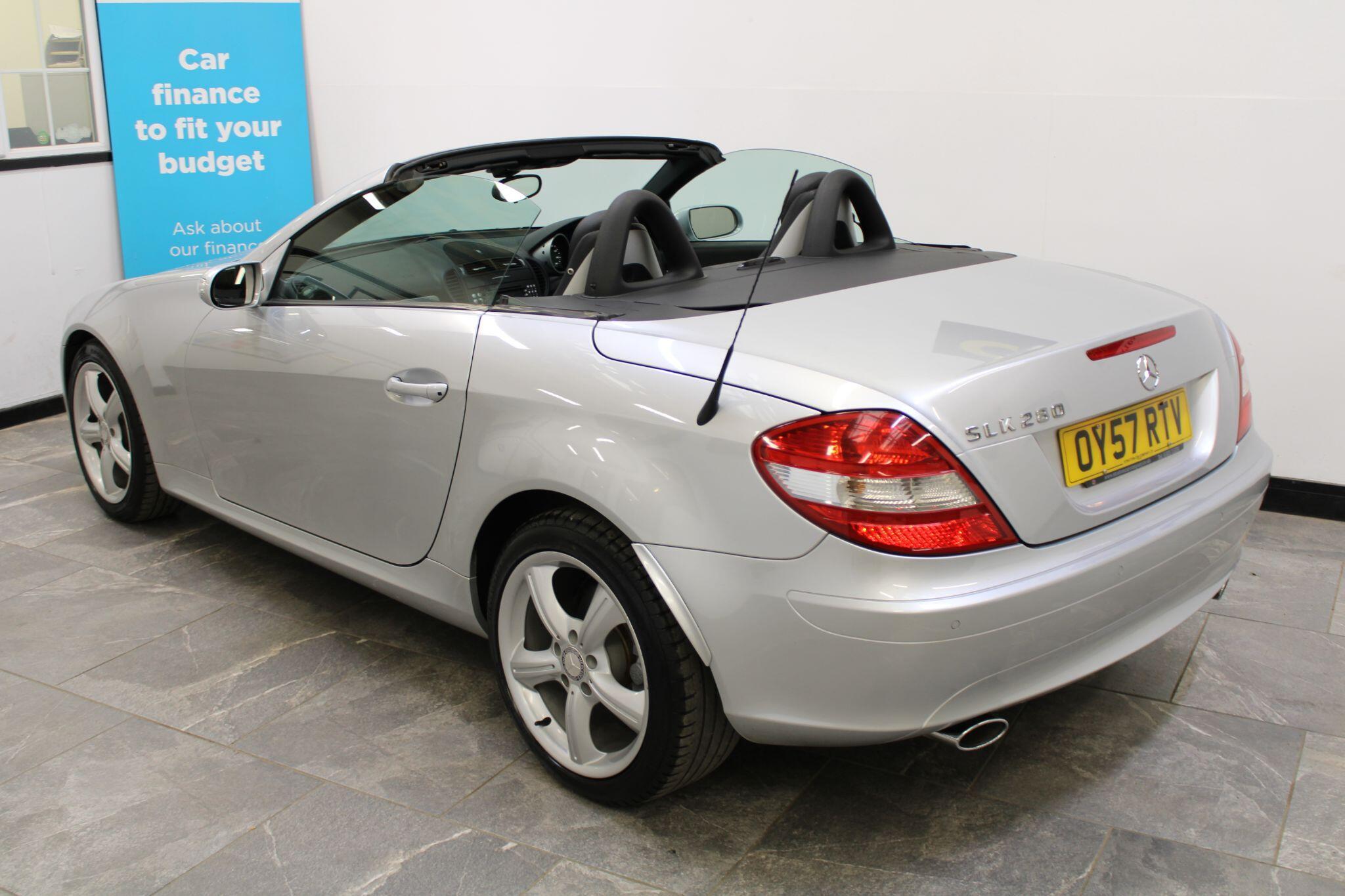 Mercedes SLK - Image 20