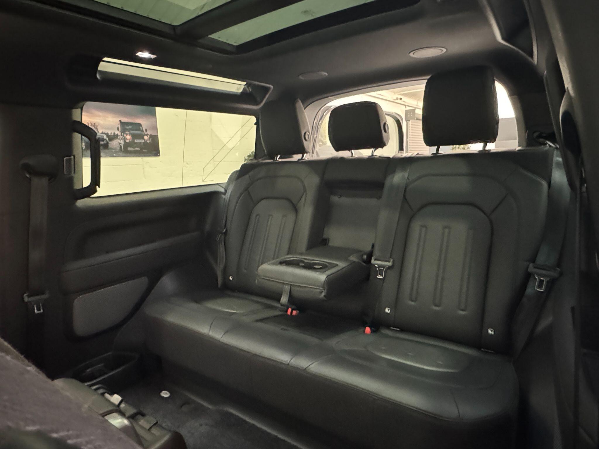 Land Rover Defender 90 - Image 24