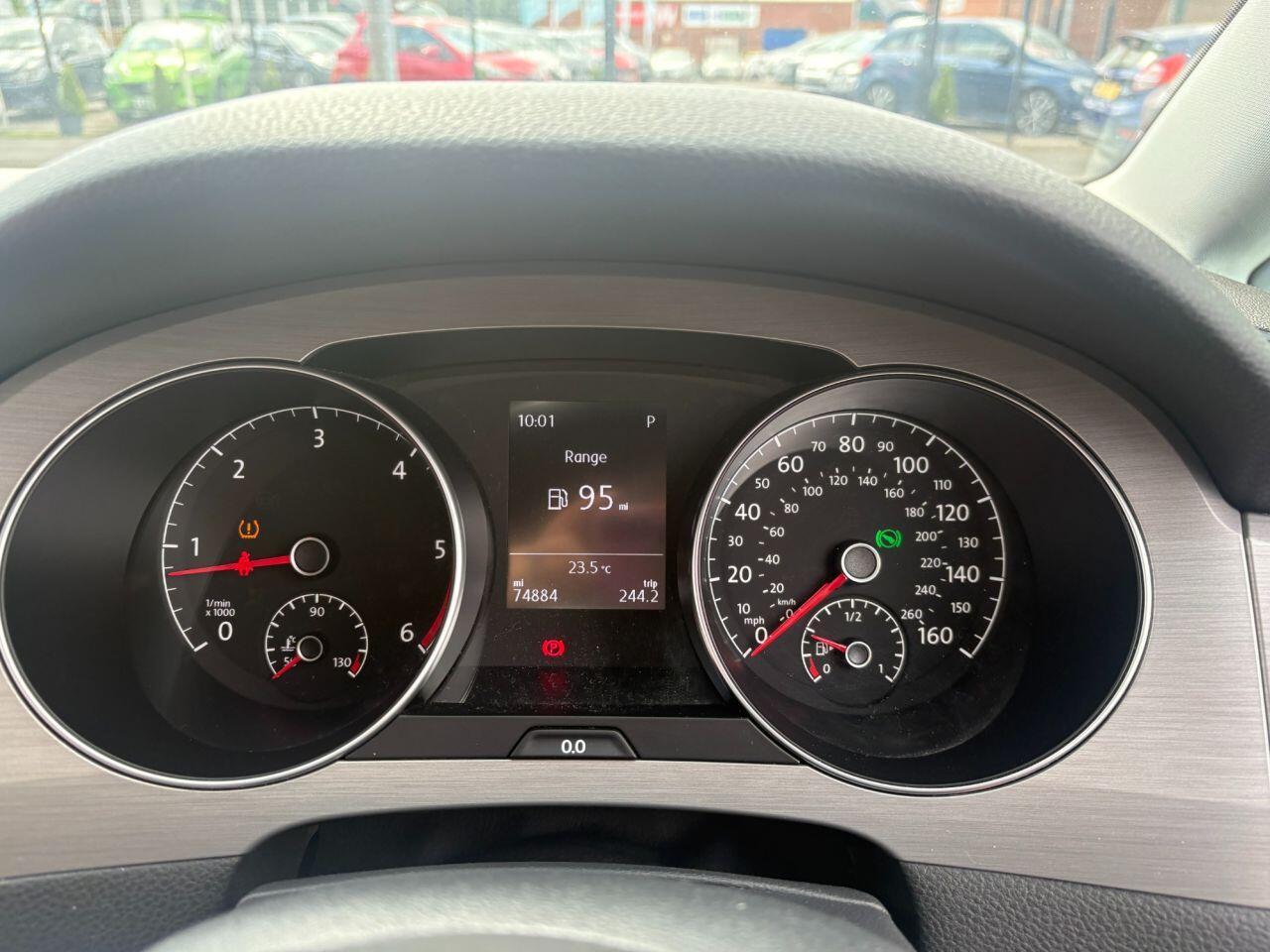Volkswagen GOLF SV - Image 10