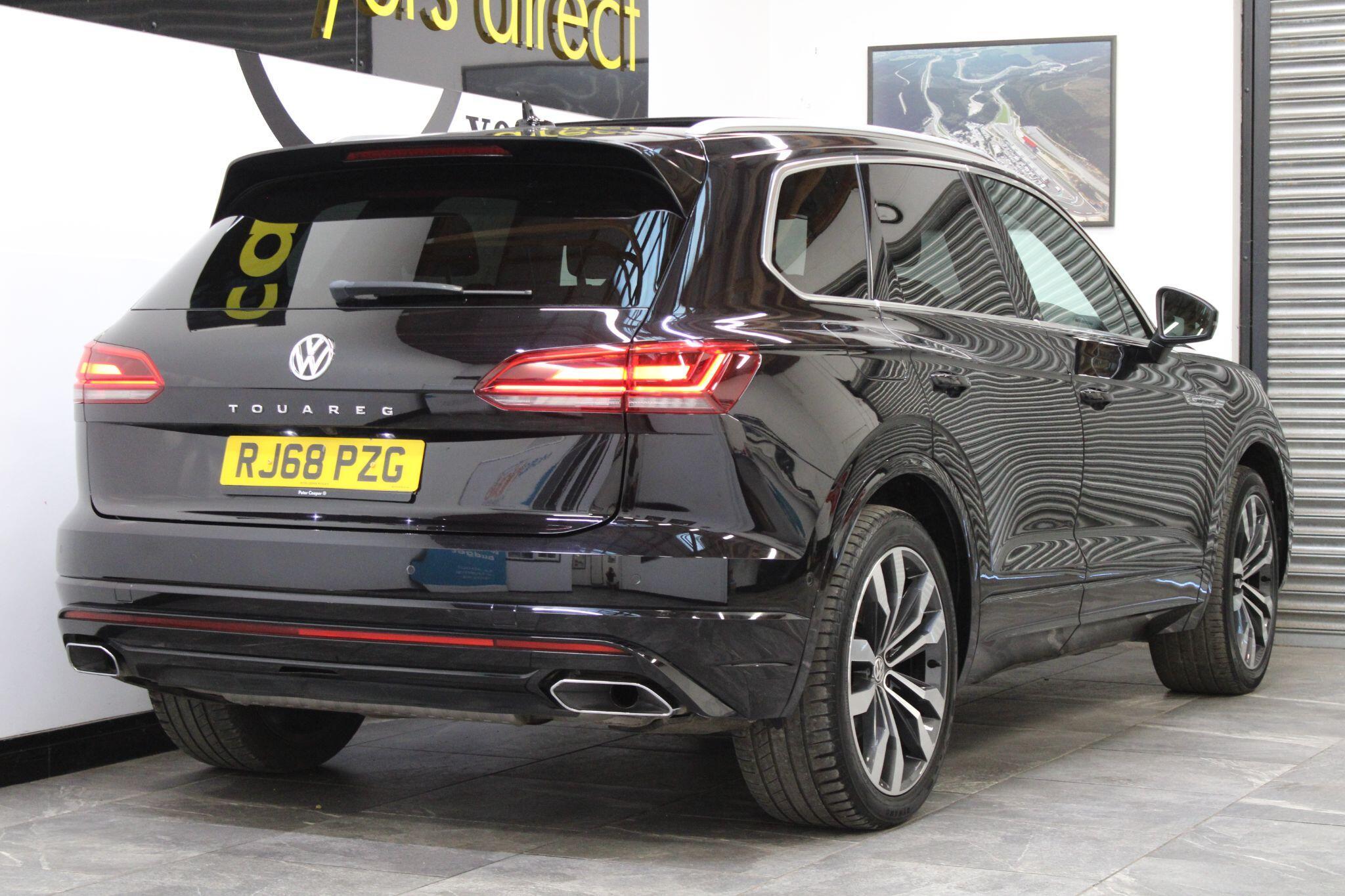 Volkswagen Touareg - Image 12