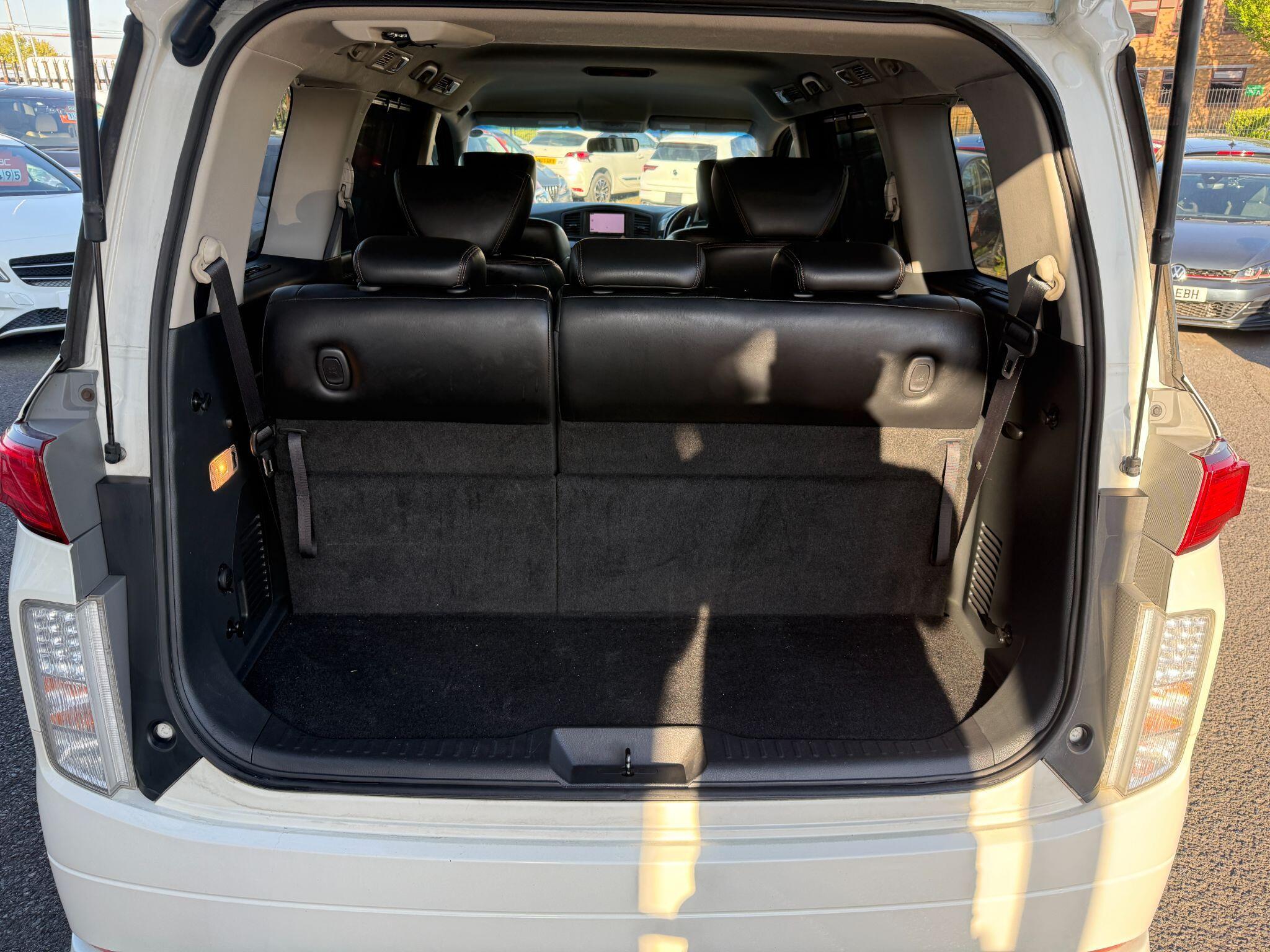 Nissan Elgrand - Image 67