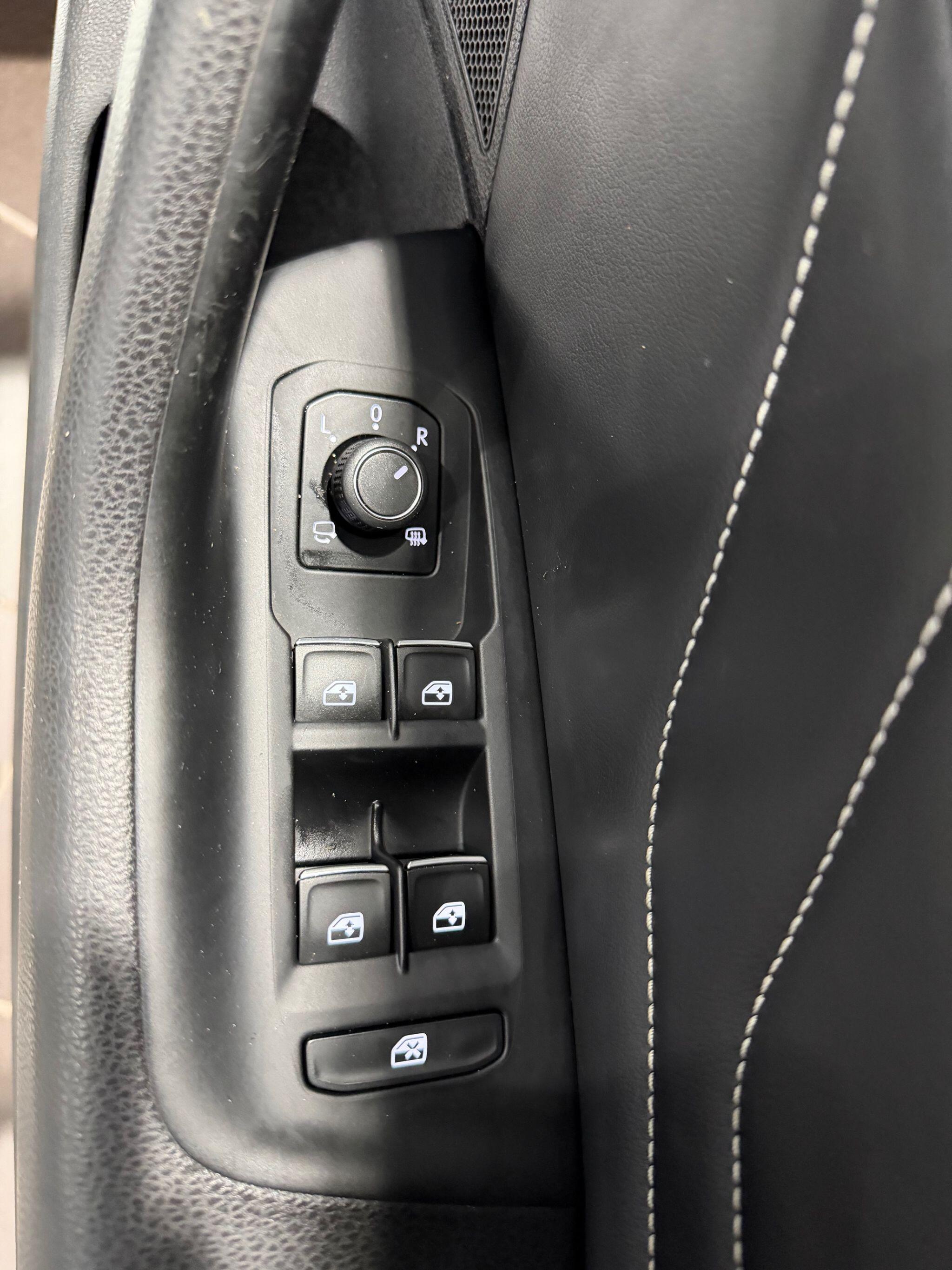 Volkswagen Passat - Image 20