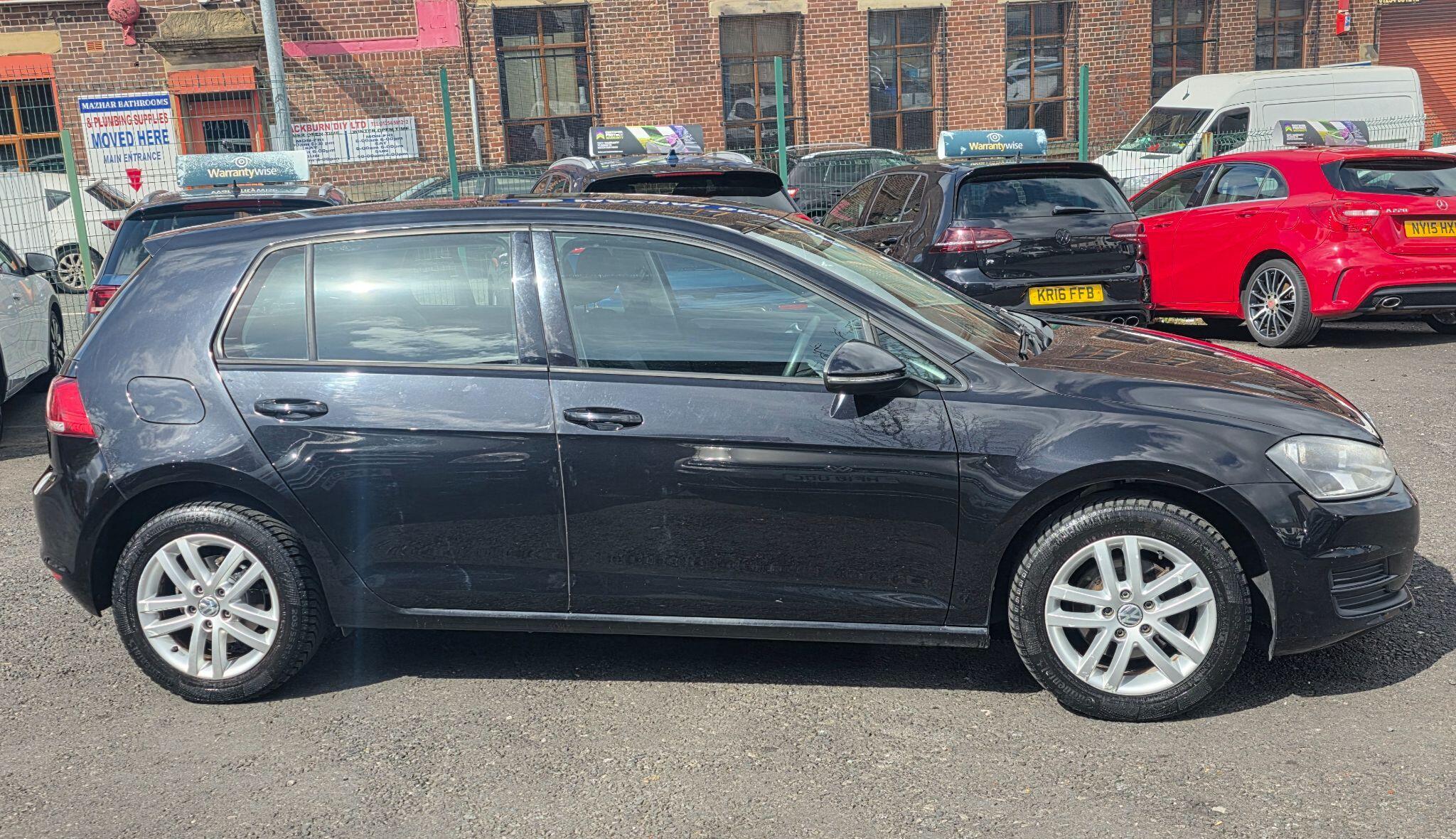 Volkswagen Golf - Image 8