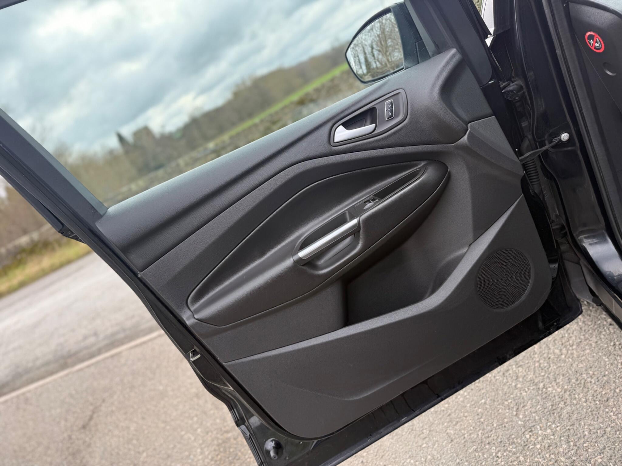 Ford Kuga - Image 45