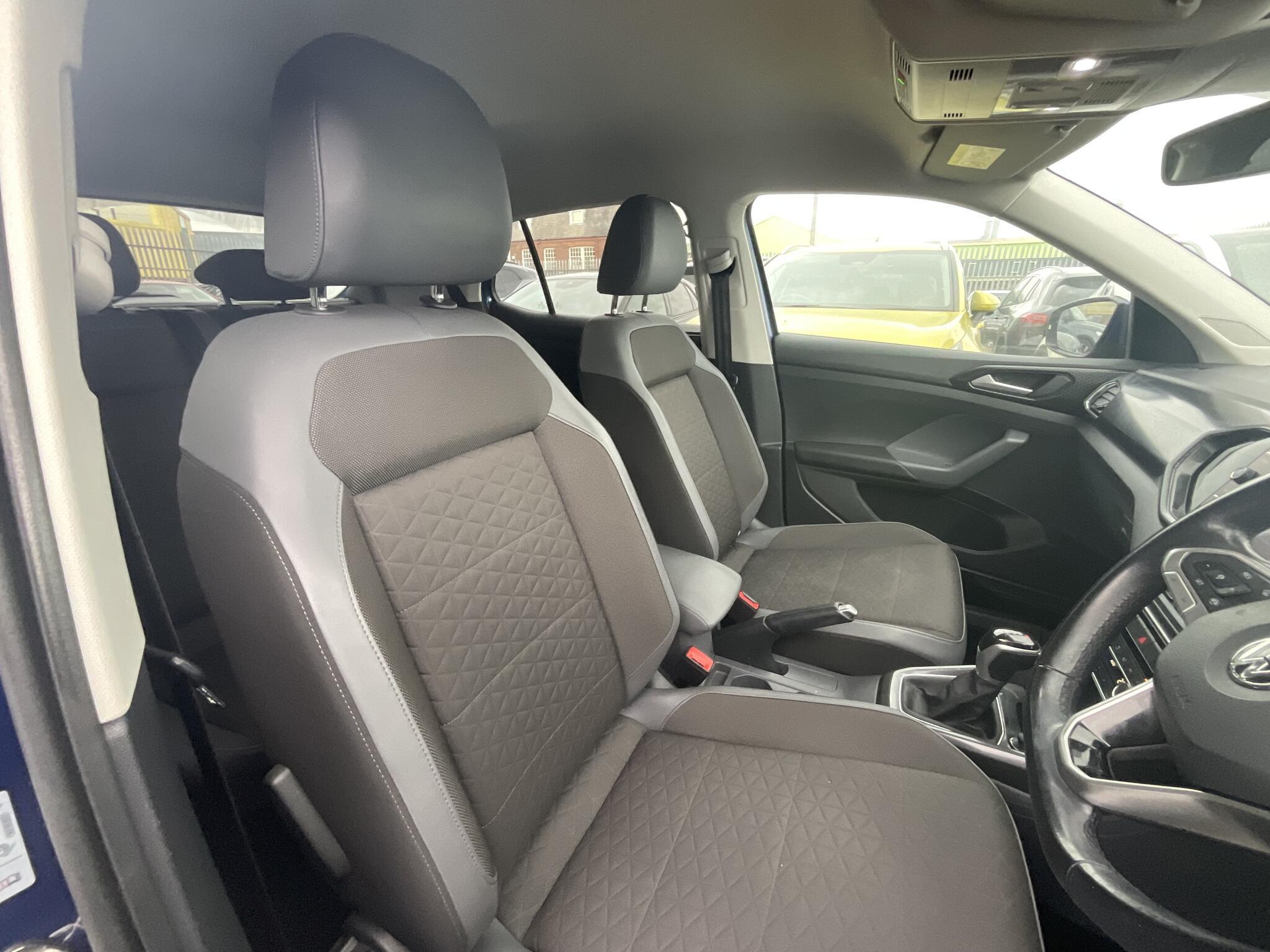 Volkswagen T-Cross - Image 8