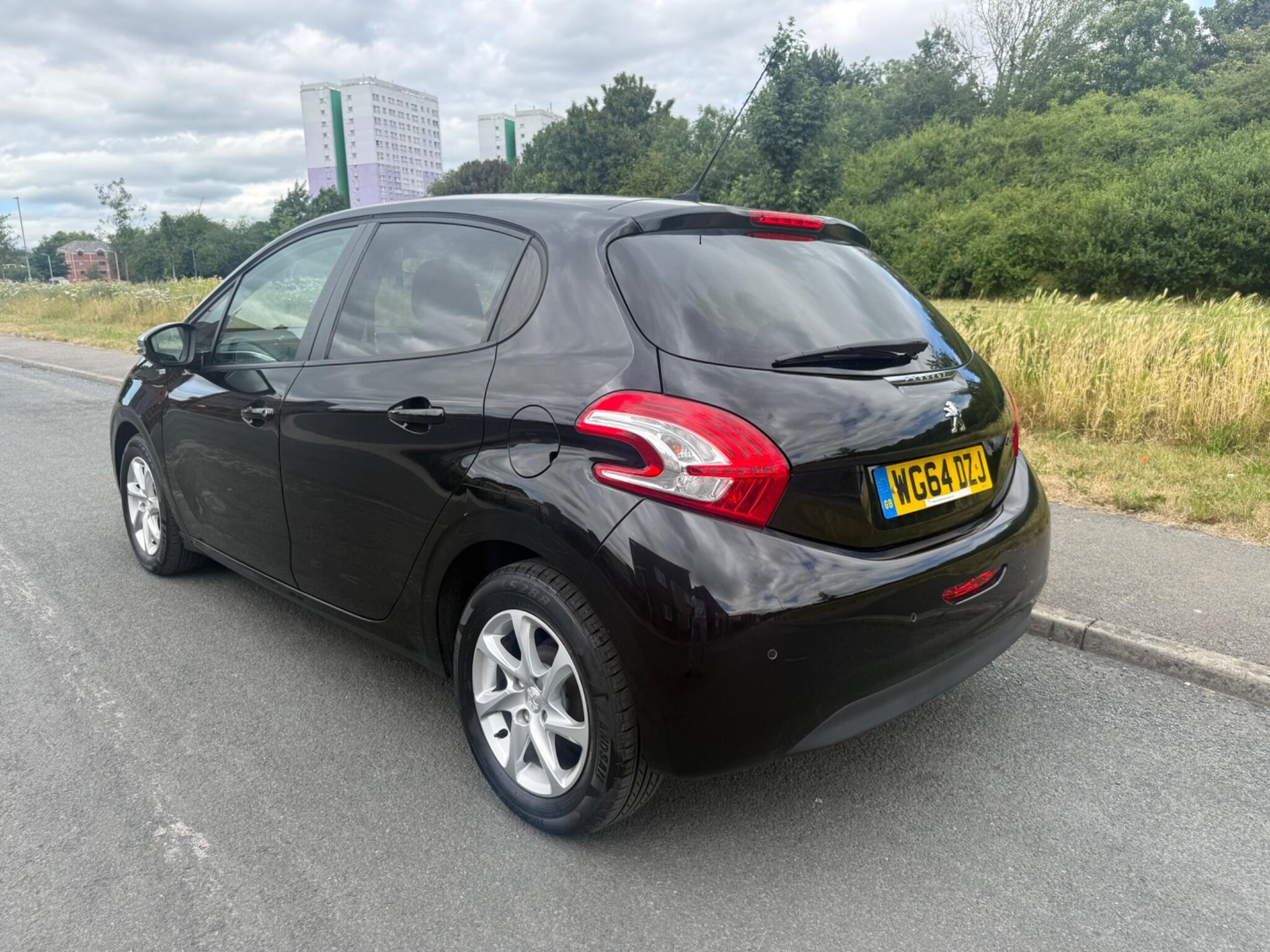 Peugeot 208 - Image 4