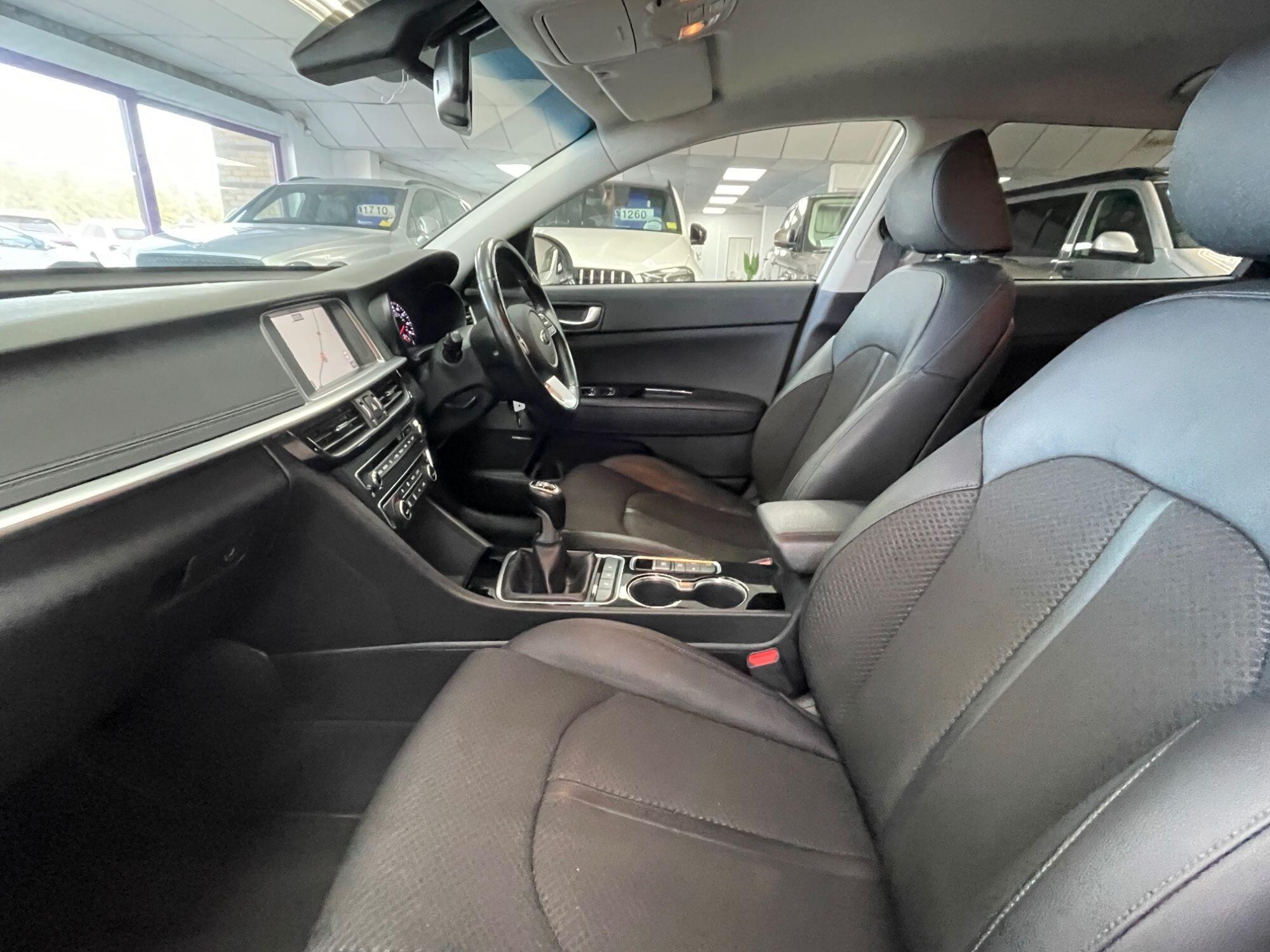 Kia Optima - Image 30