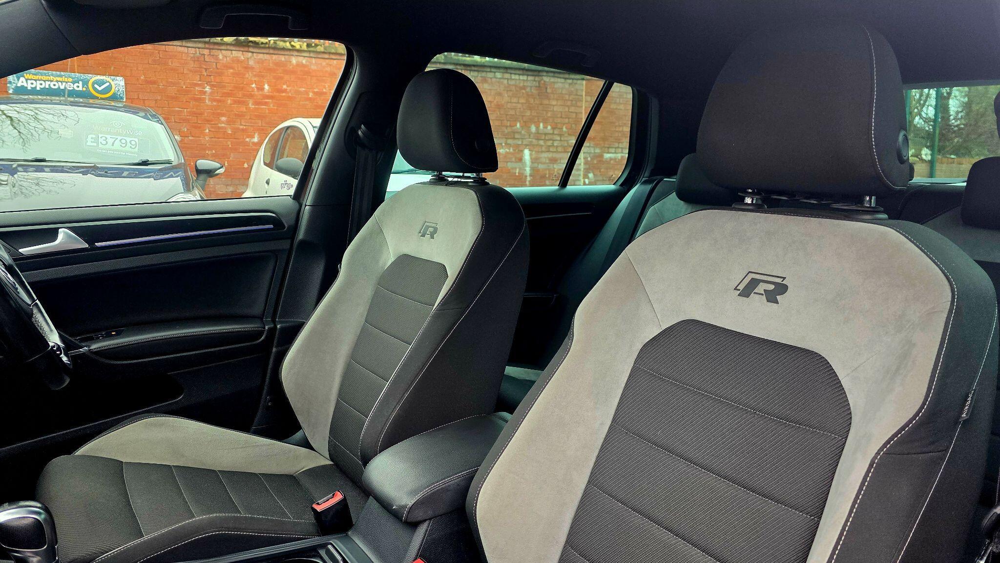 Volkswagen Golf - Image 16