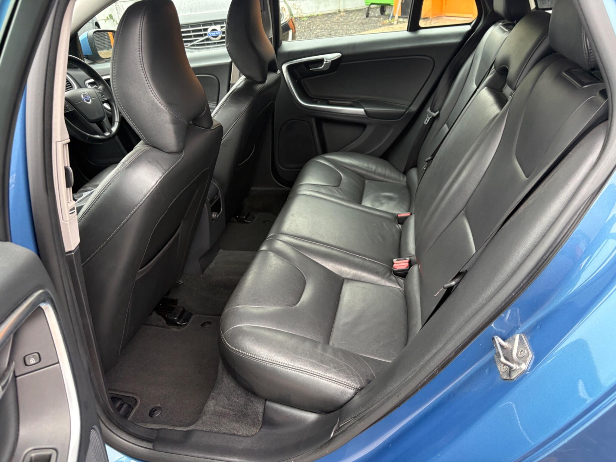 Volvo V60 - Image 19