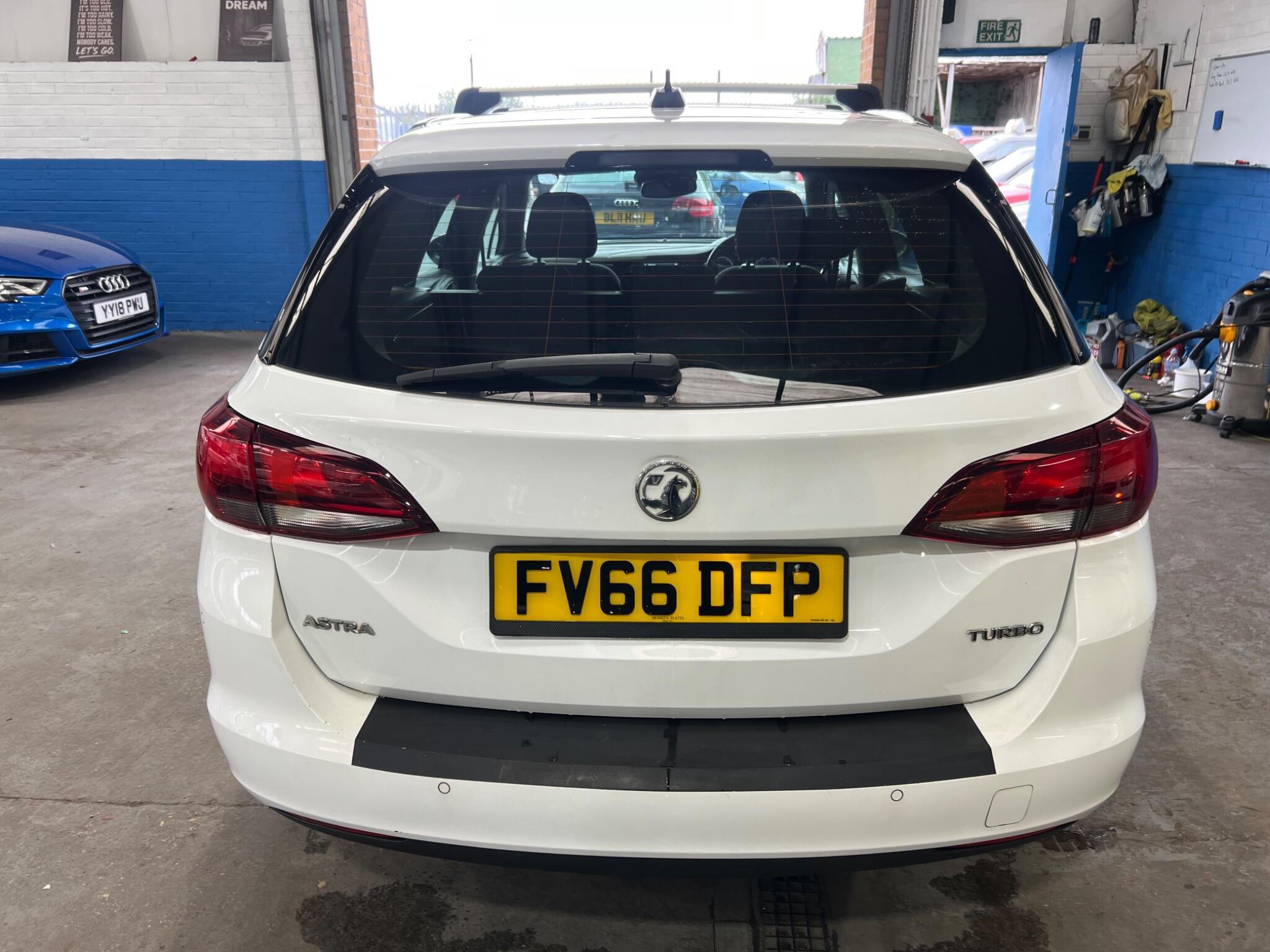 Vauxhall Astra - Image 8