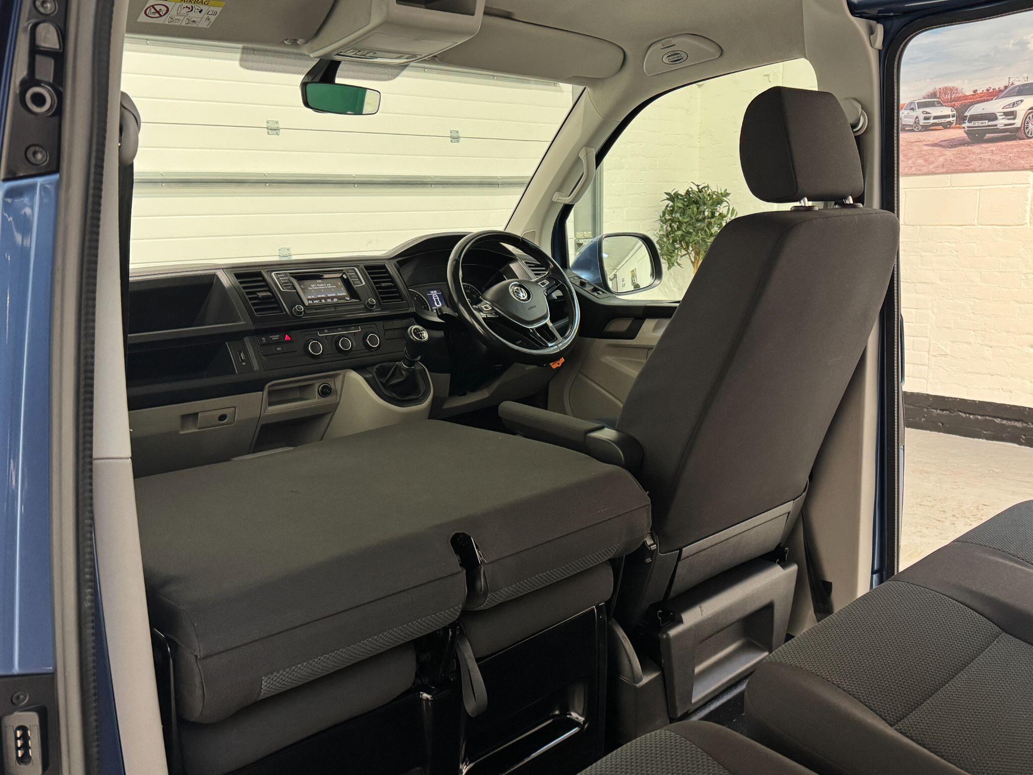 Volkswagen Transporter - Image 51