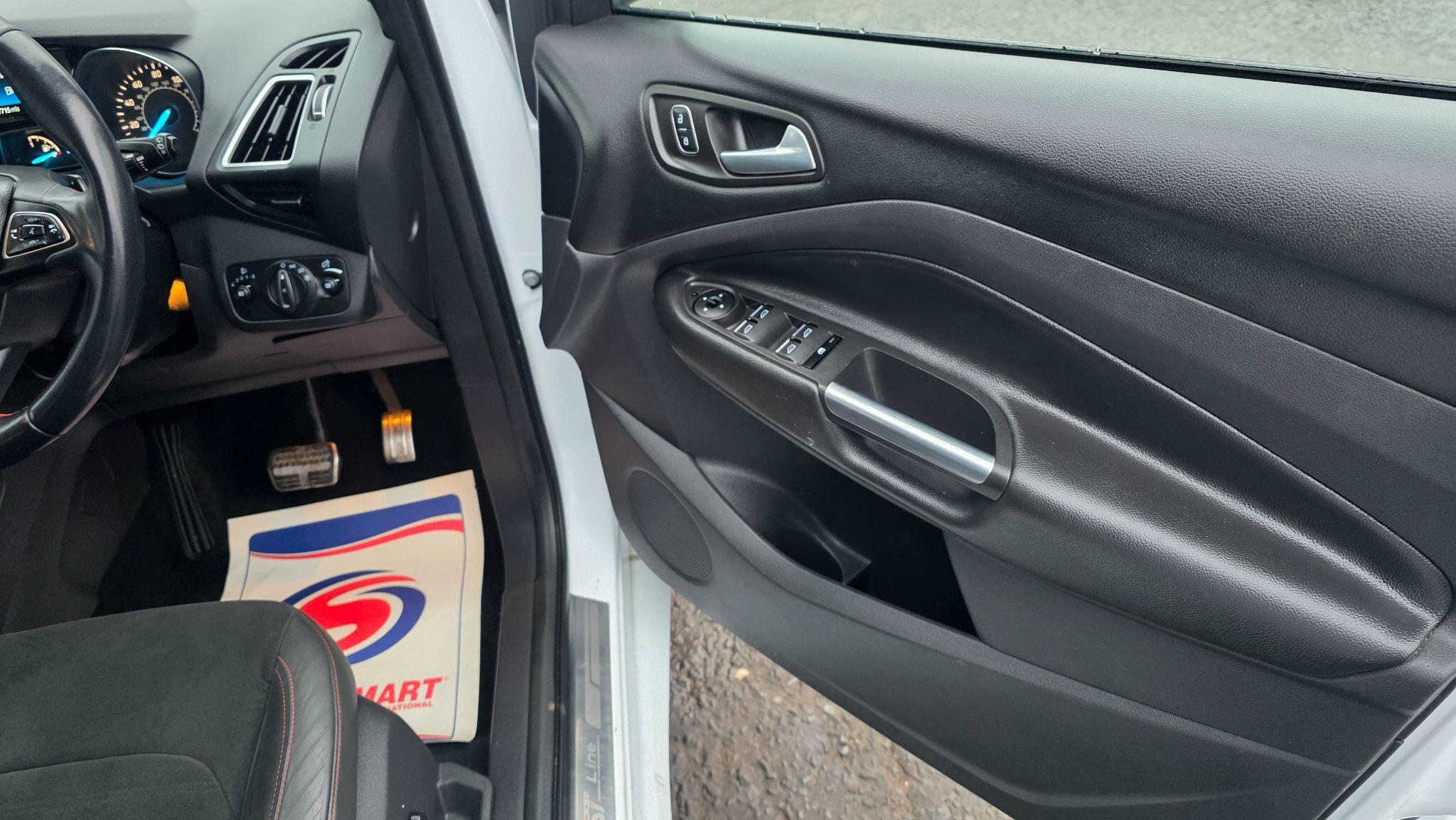 Ford Kuga - Image 23