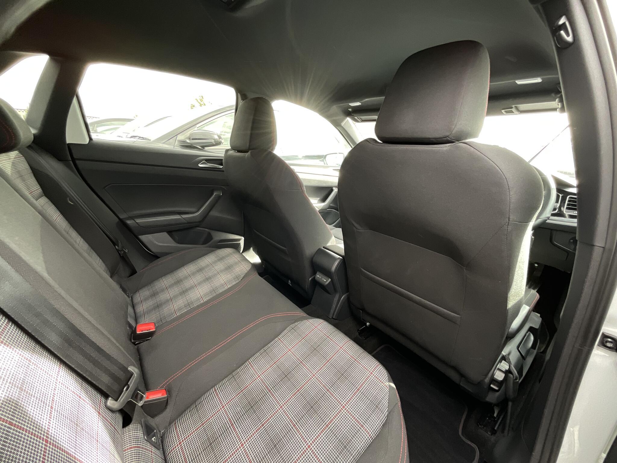Volkswagen Polo - Image 10