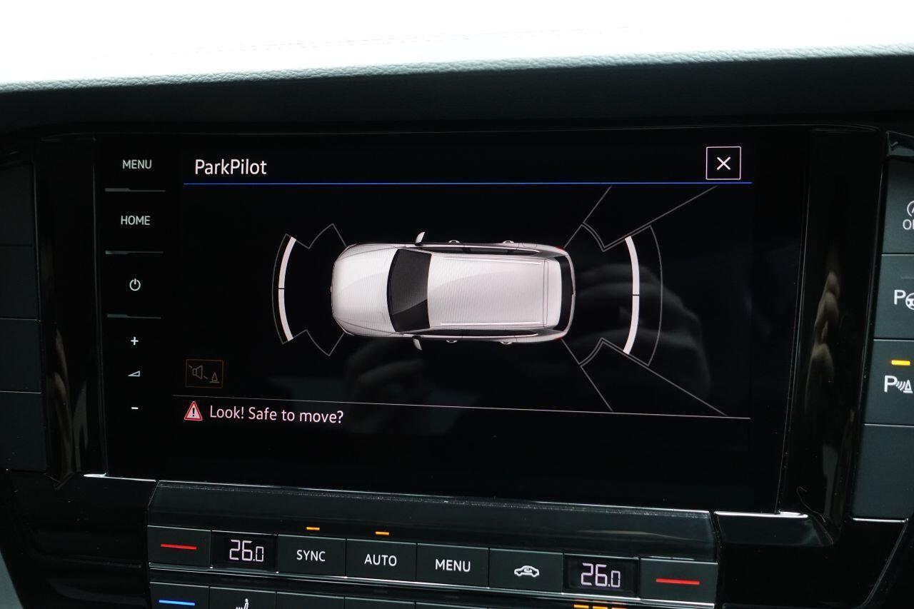 Volkswagen Touareg - Image 24