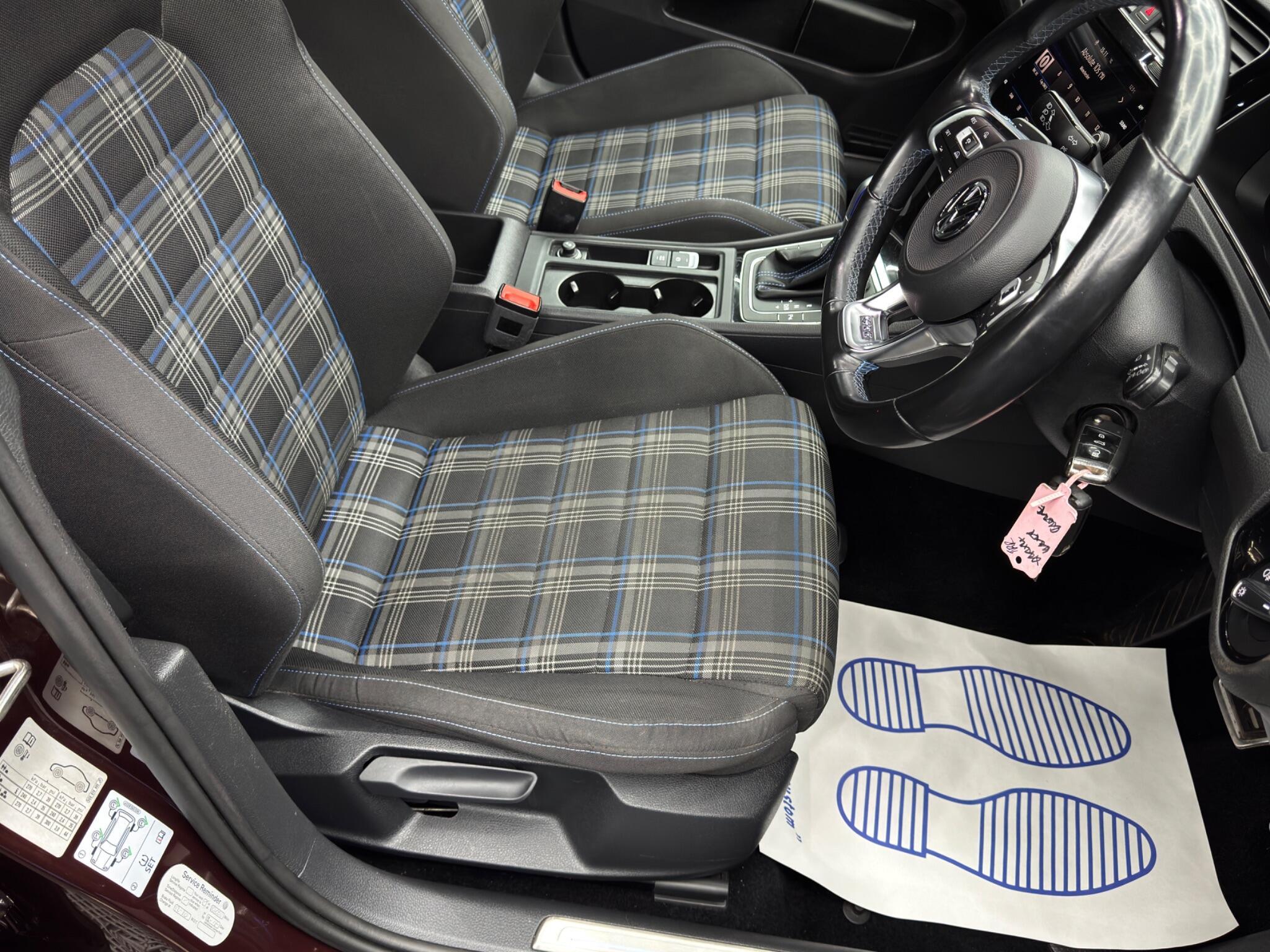 Volkswagen Golf - Image 13