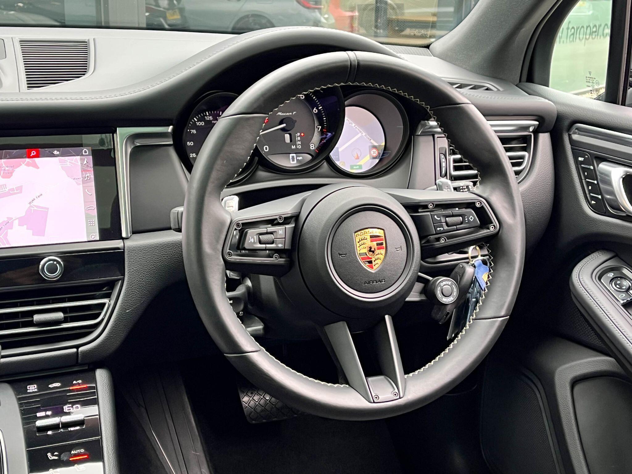 Porsche Macan - Image 14