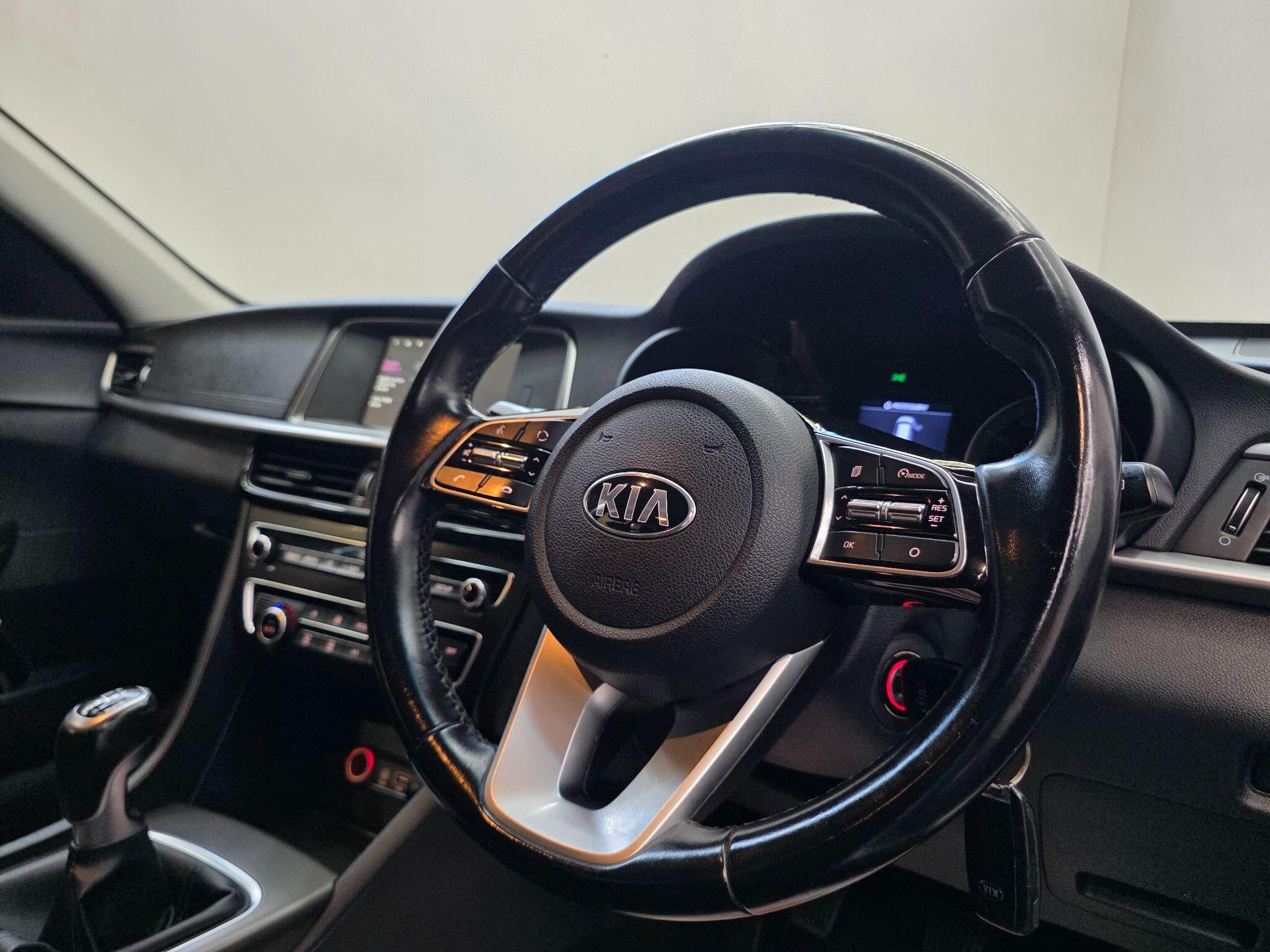 Kia Optima - Image 12