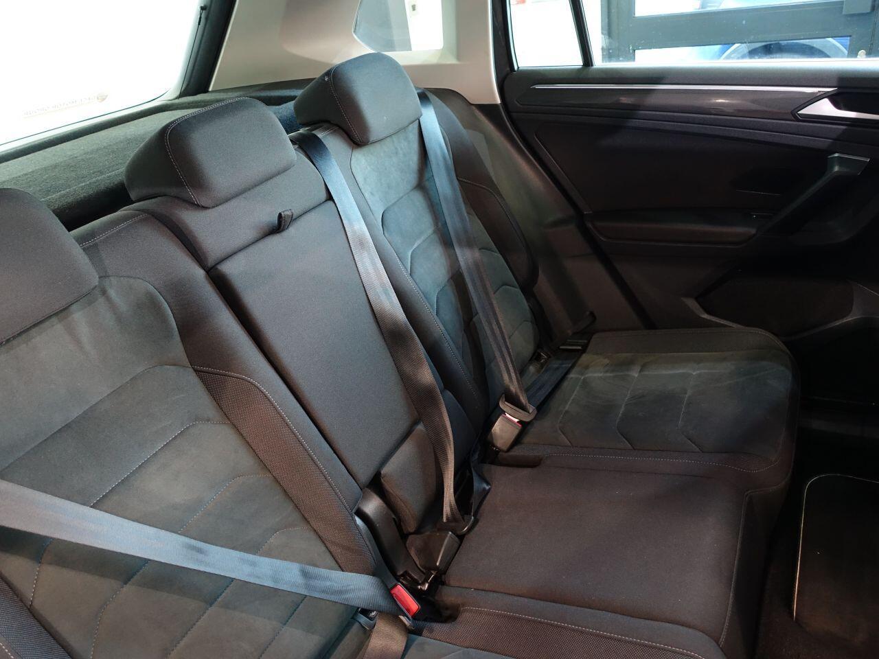 Volkswagen Tiguan - Image 20