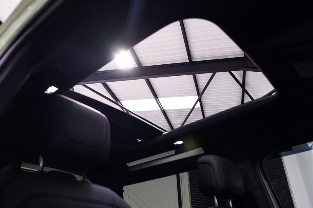 Land Rover Defender 90 - Image 21