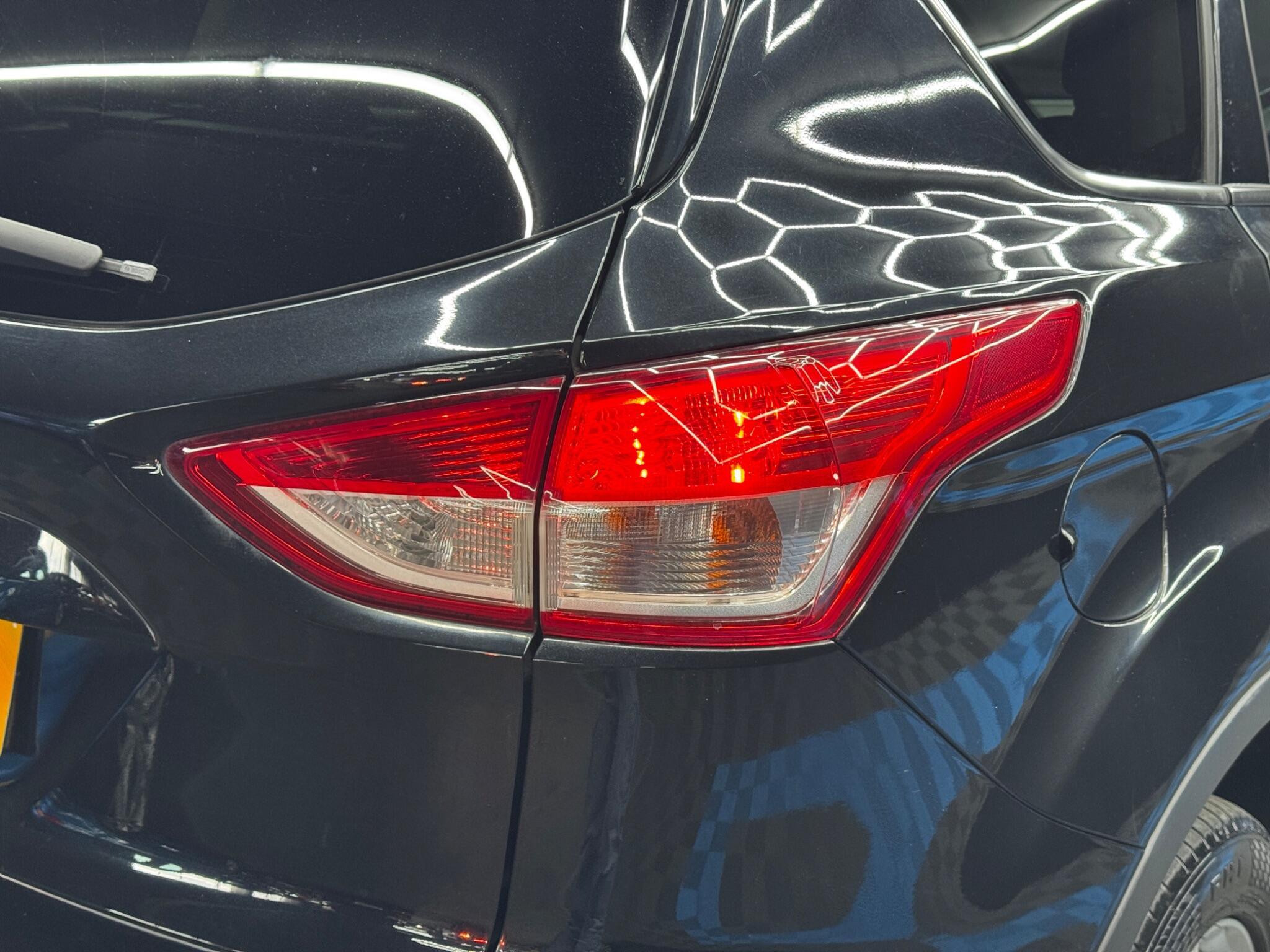 Ford Kuga - Image 39