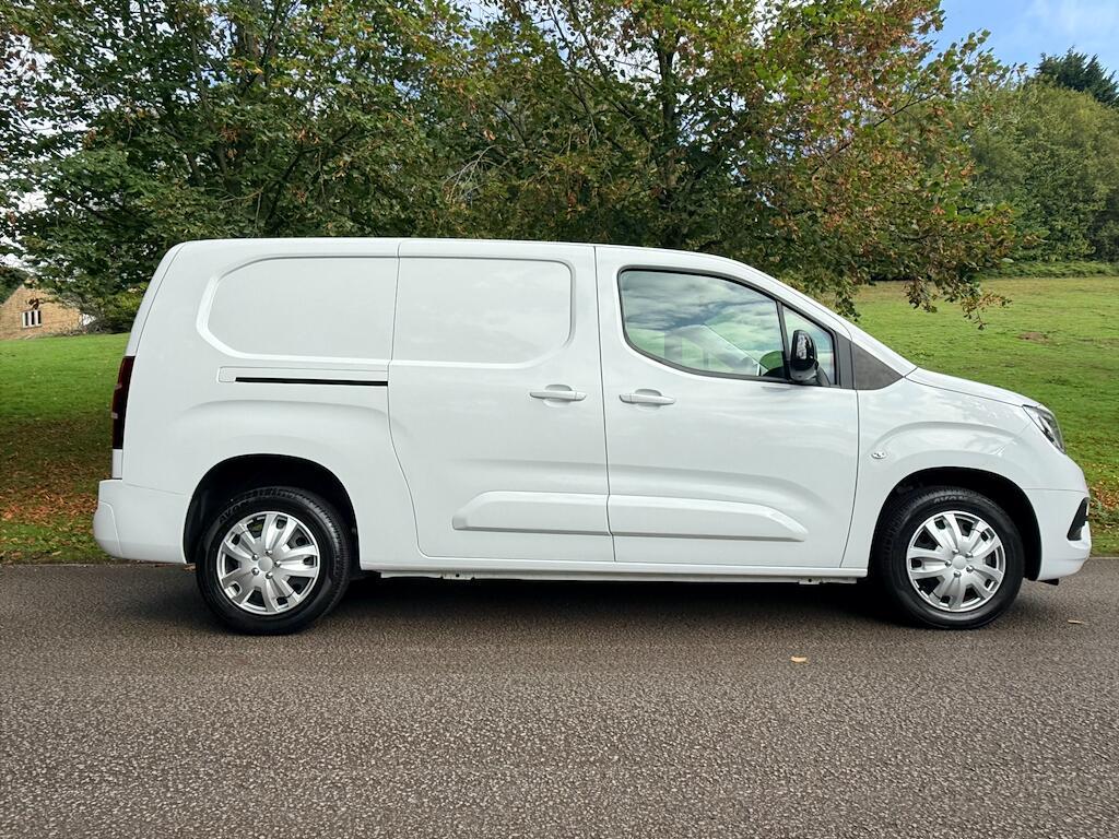 Vauxhall Combo - Image 2