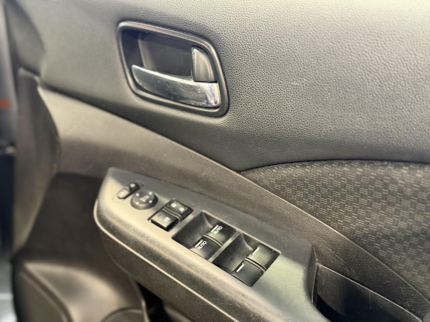 Honda CR-V - Image 12