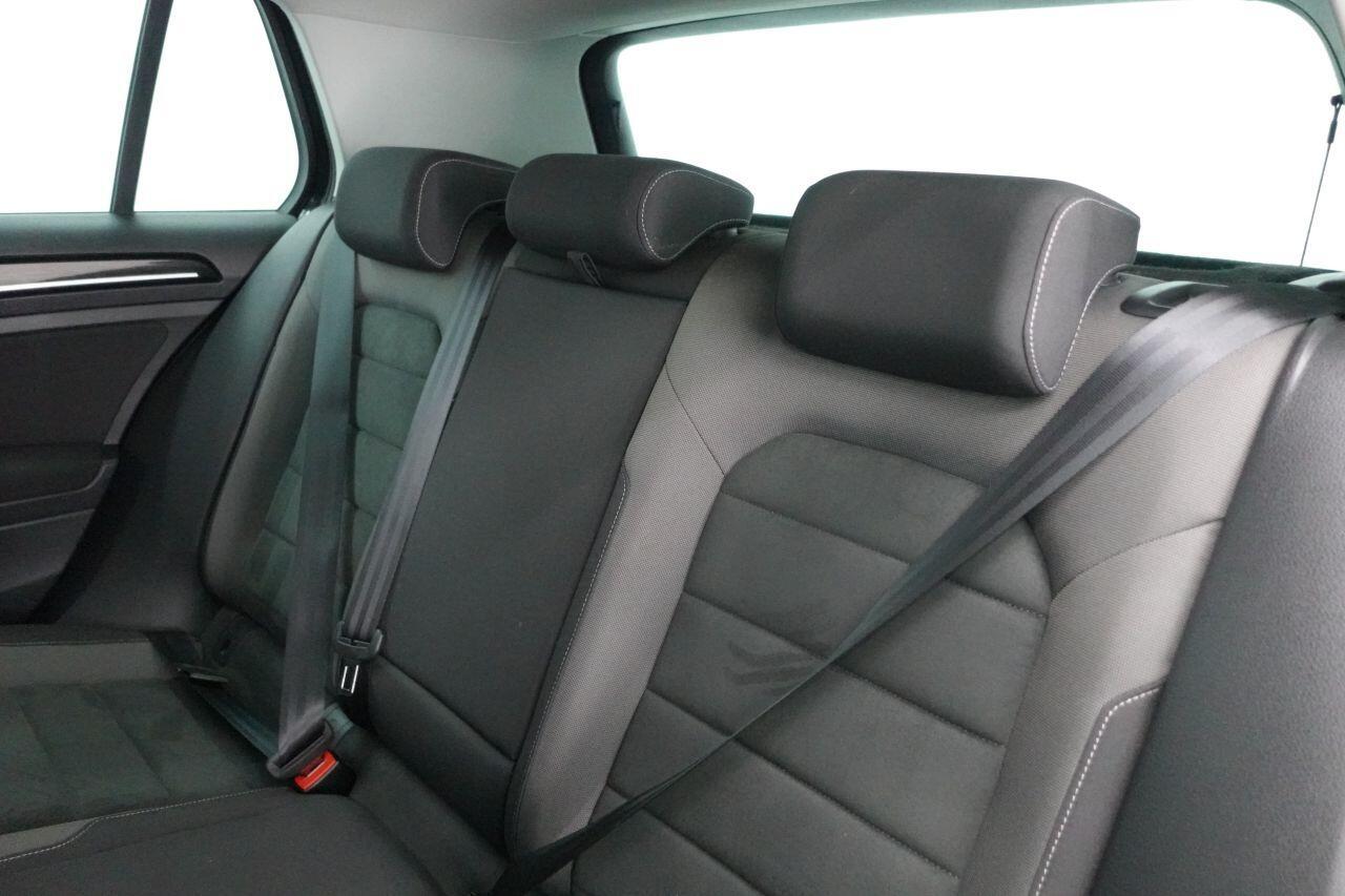 Volkswagen Golf - Image 15