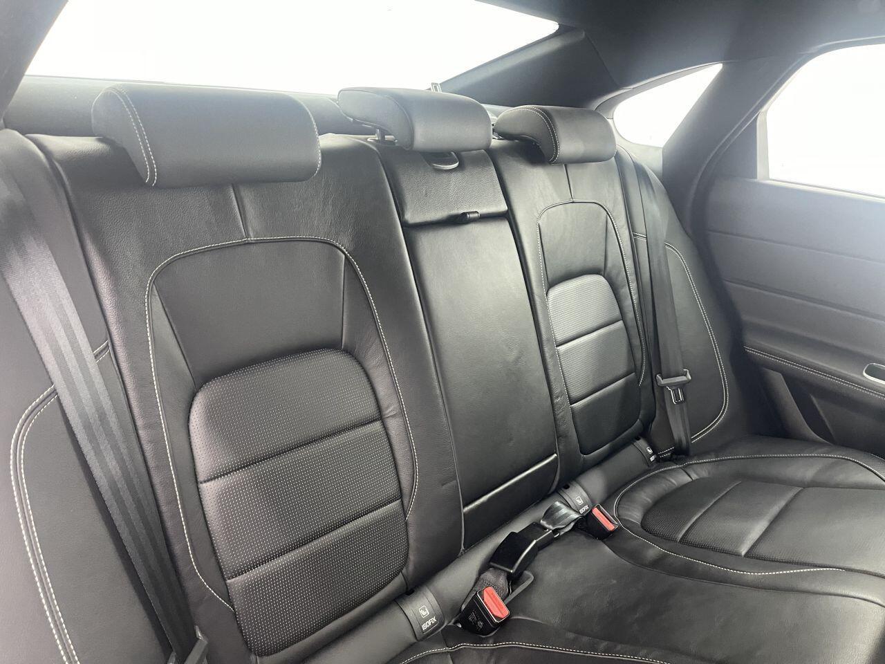 Jaguar XF - Image 17