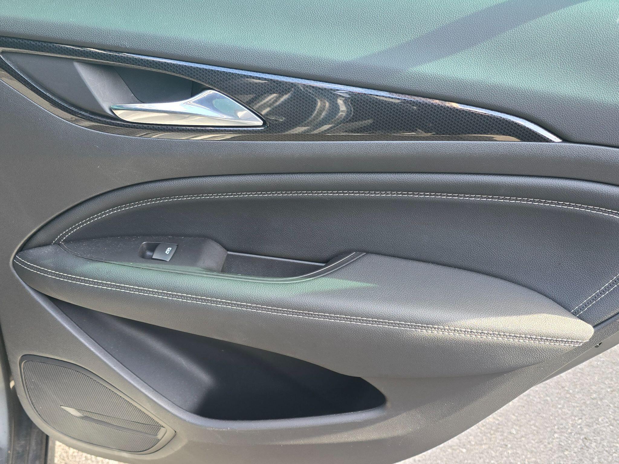 Vauxhall Insignia - Image 35