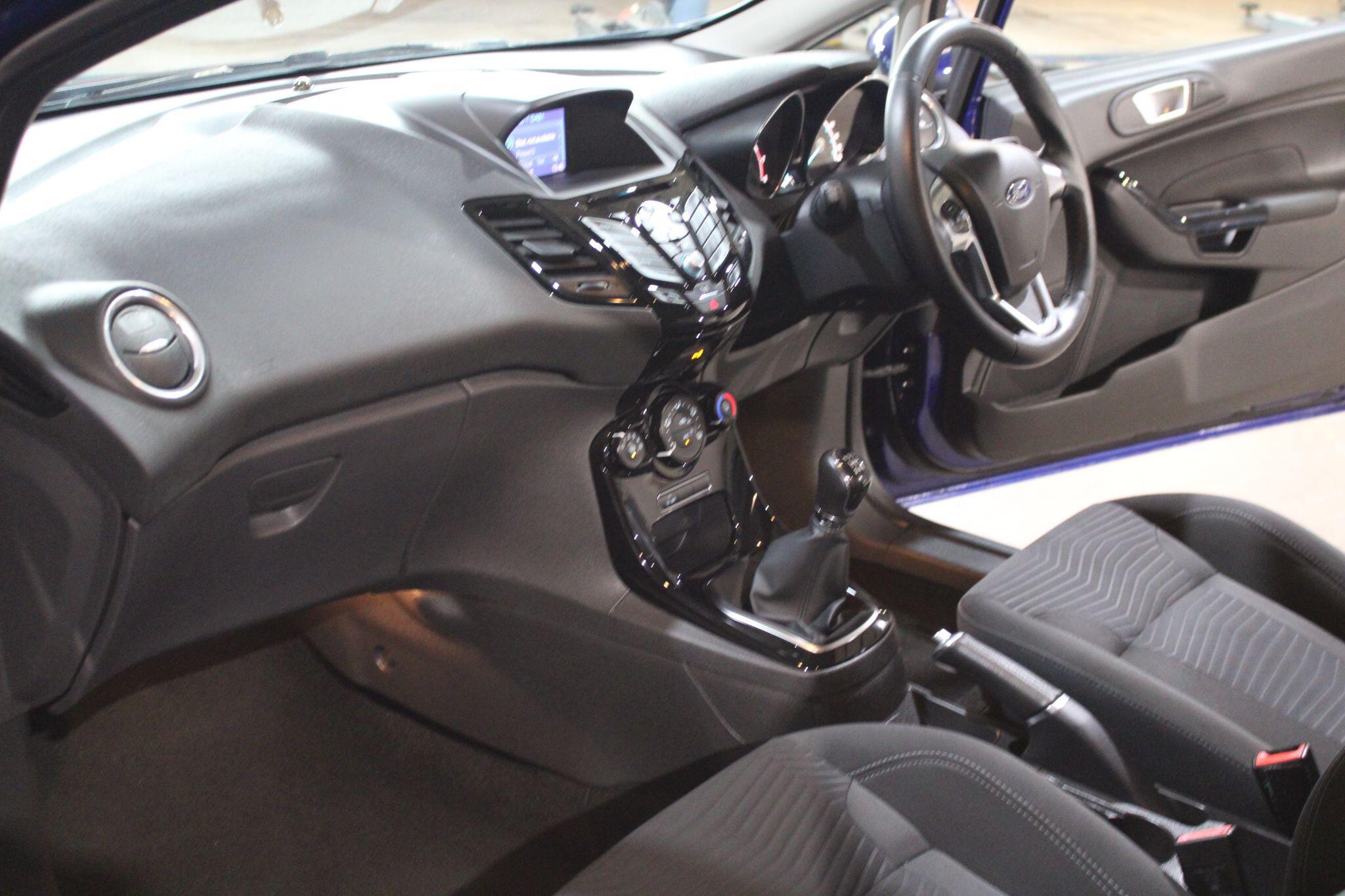 Ford Fiesta - Image 18