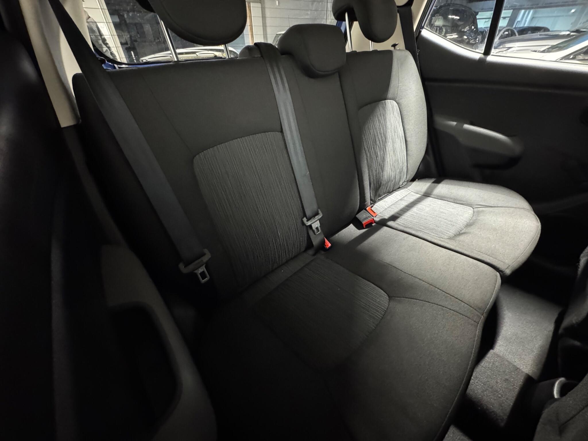 Hyundai i10 - Image 9