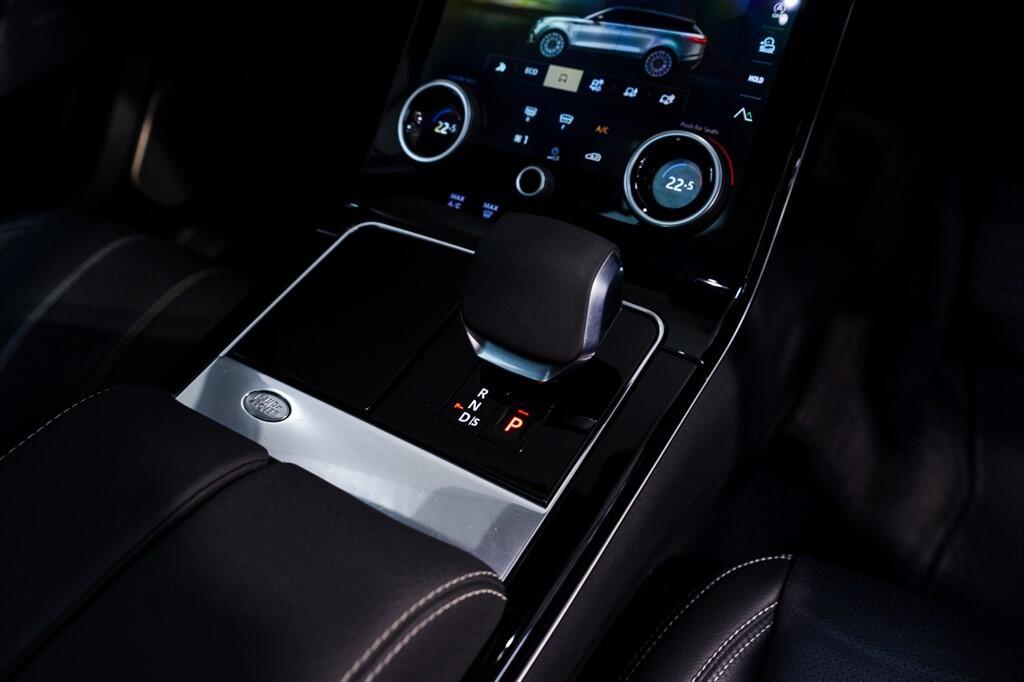 Land Rover Range Rover Velar - Image 15