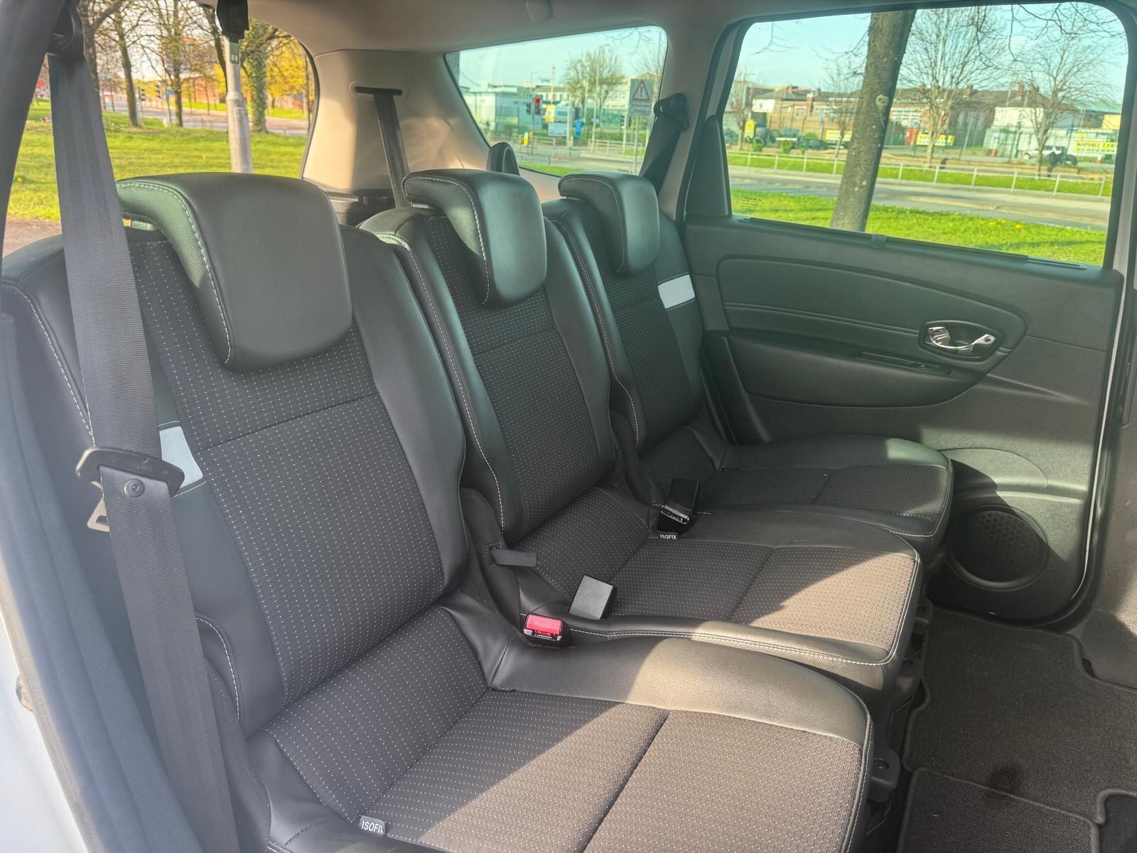 Renault Grand Scenic - Image 23