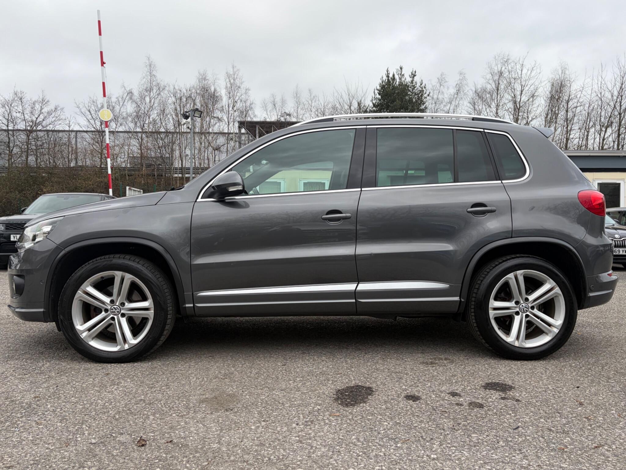 Volkswagen Tiguan - Image 9