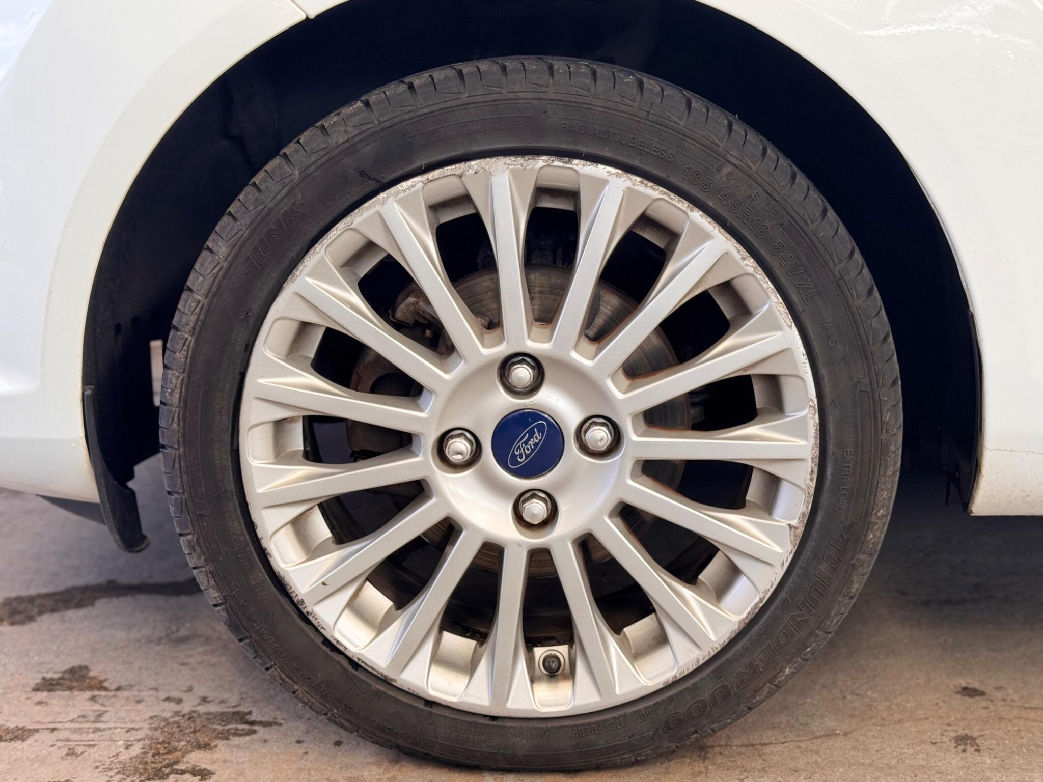 Ford Fiesta - Image 17