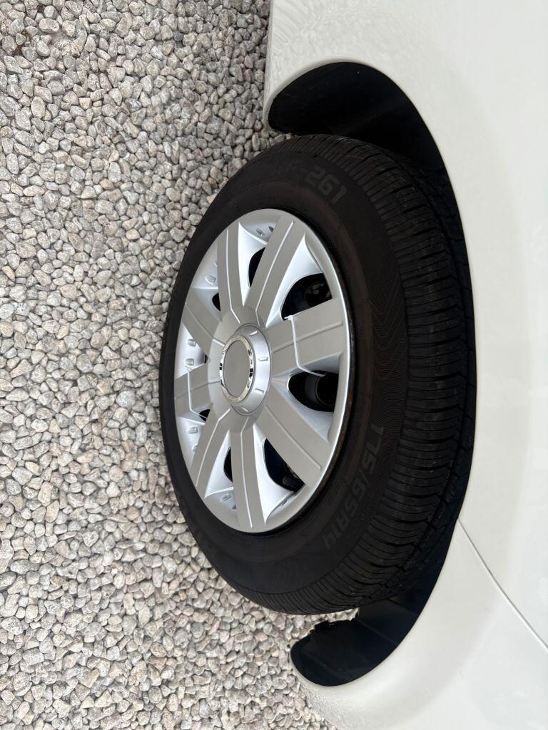 Ford KA - Image 13