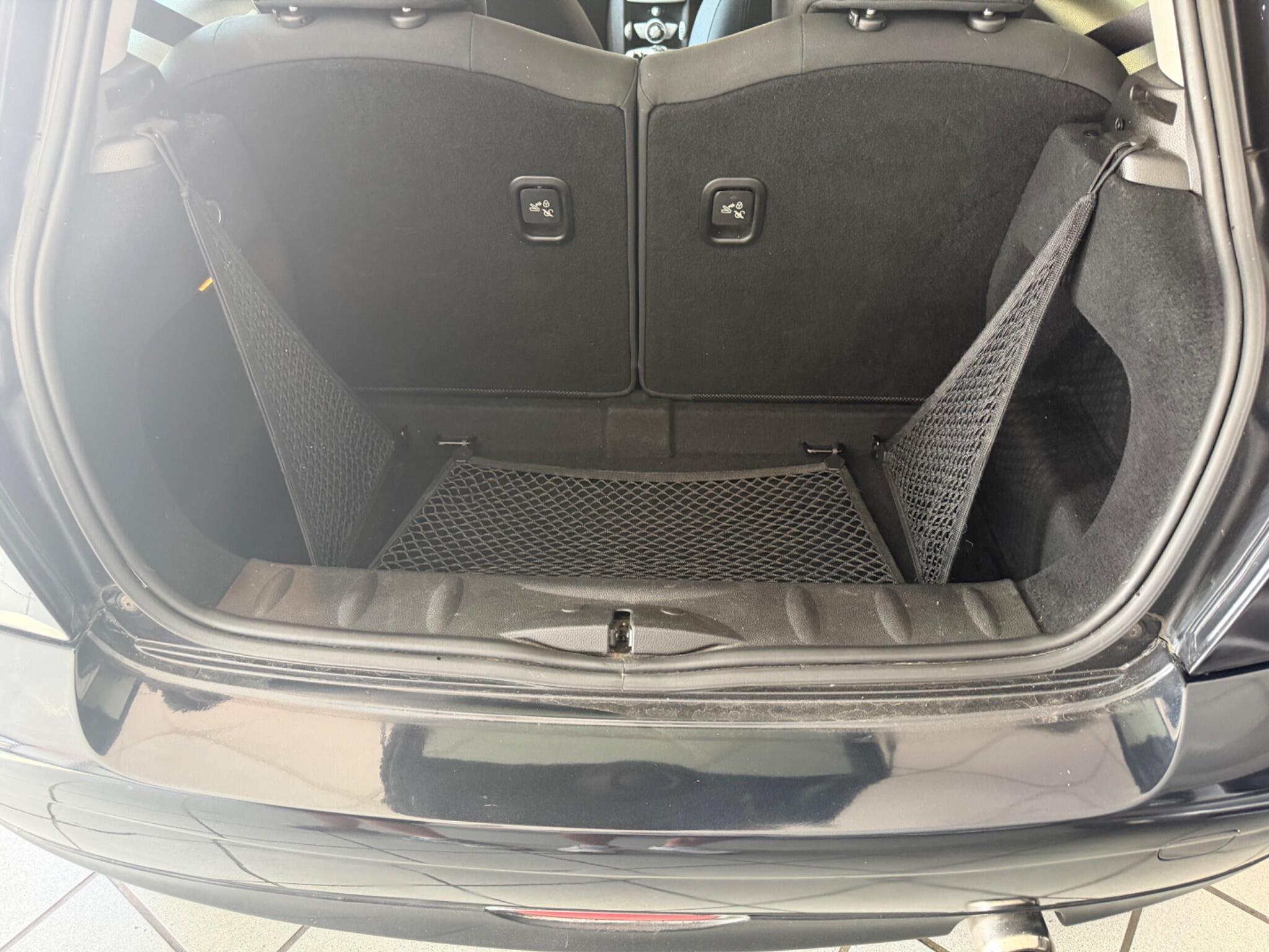 MINI Hatch - Image 20