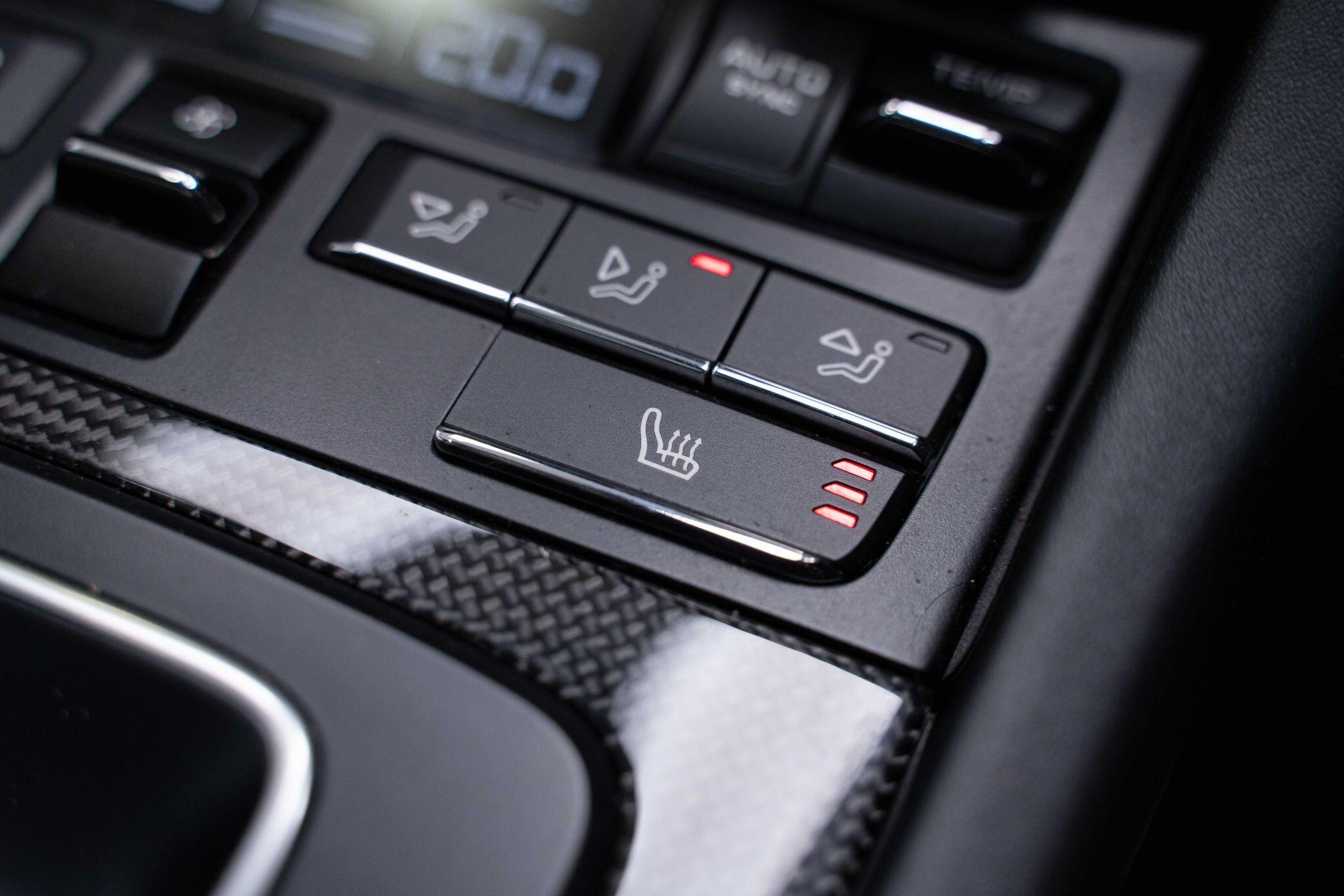 Porsche 911 - Image 18