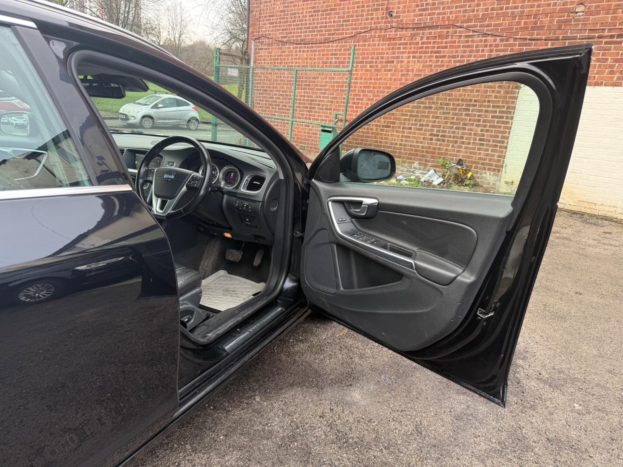 Volvo V60 - Image 28