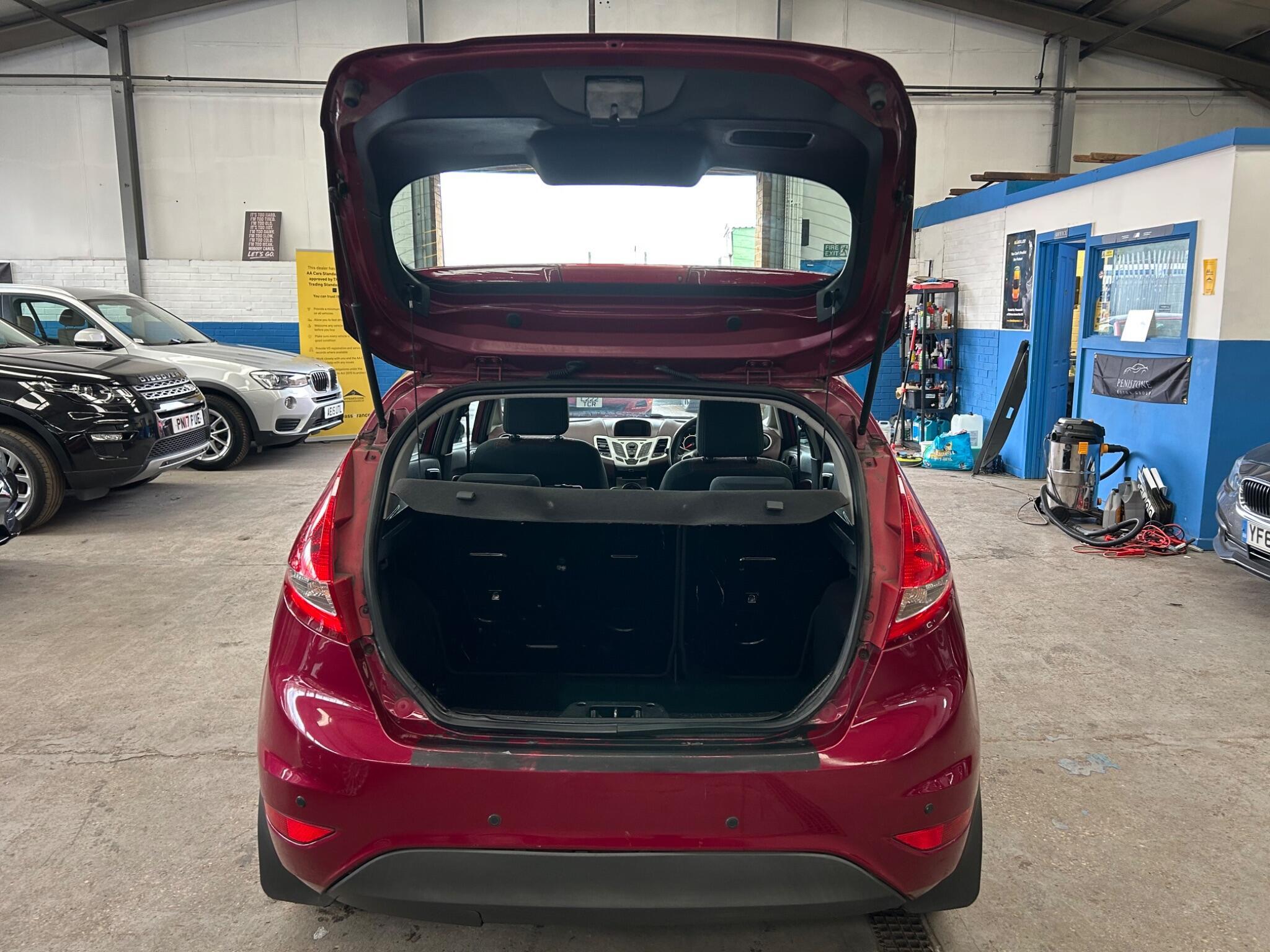 Ford Fiesta - Image 19