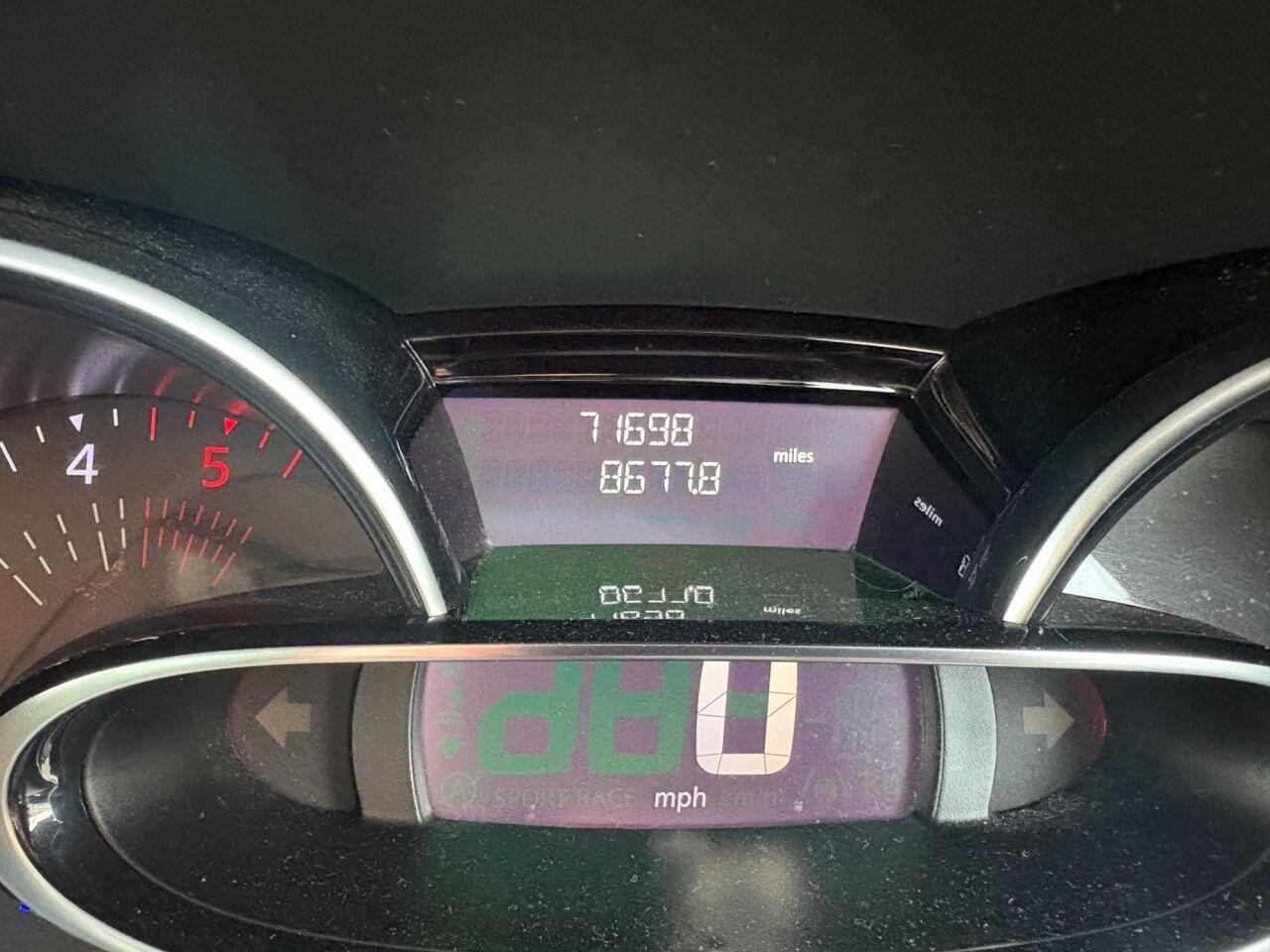Renault Clio - Image 16